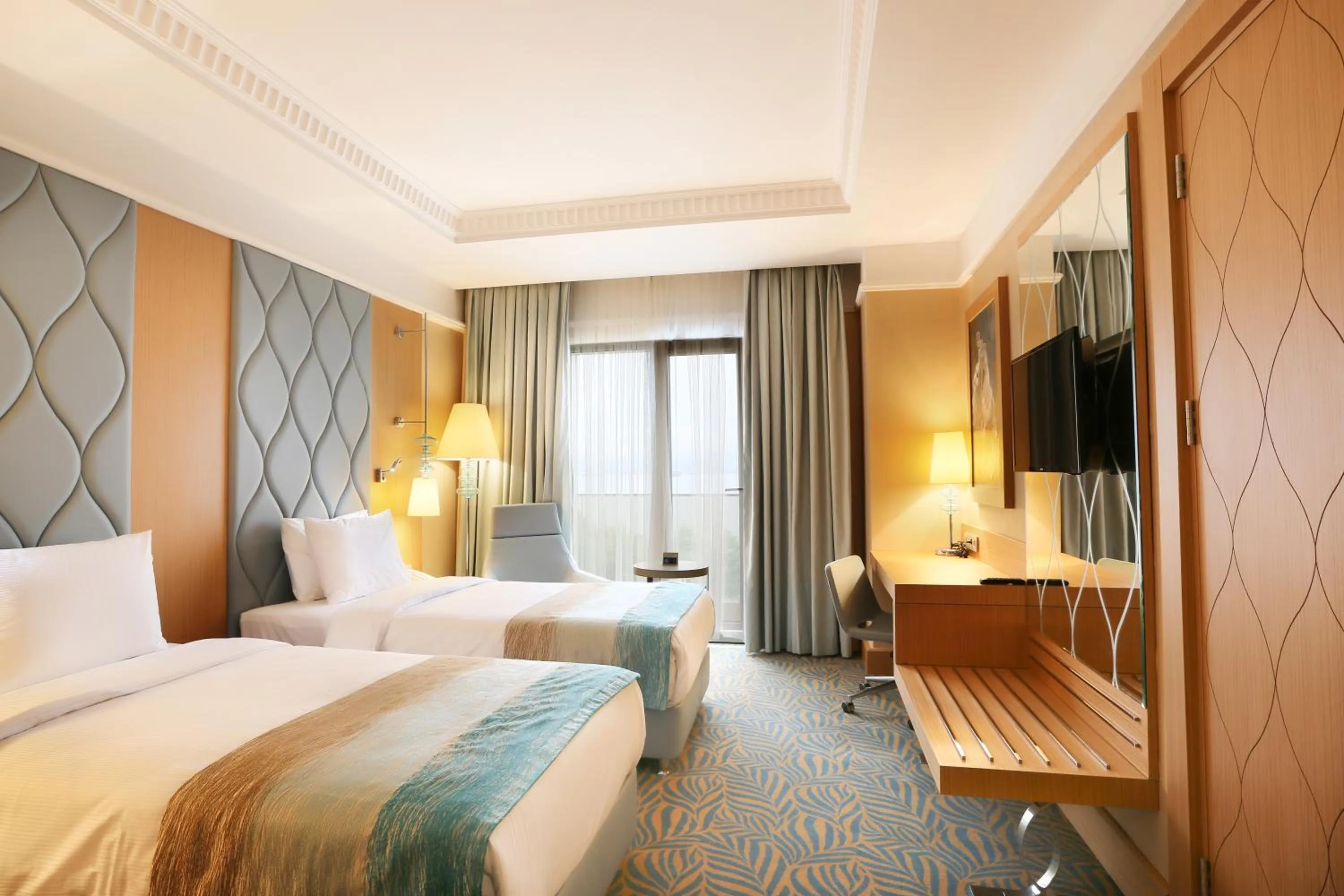 Photo of the whole room, Bed in TRYP by Wyndham Izmit