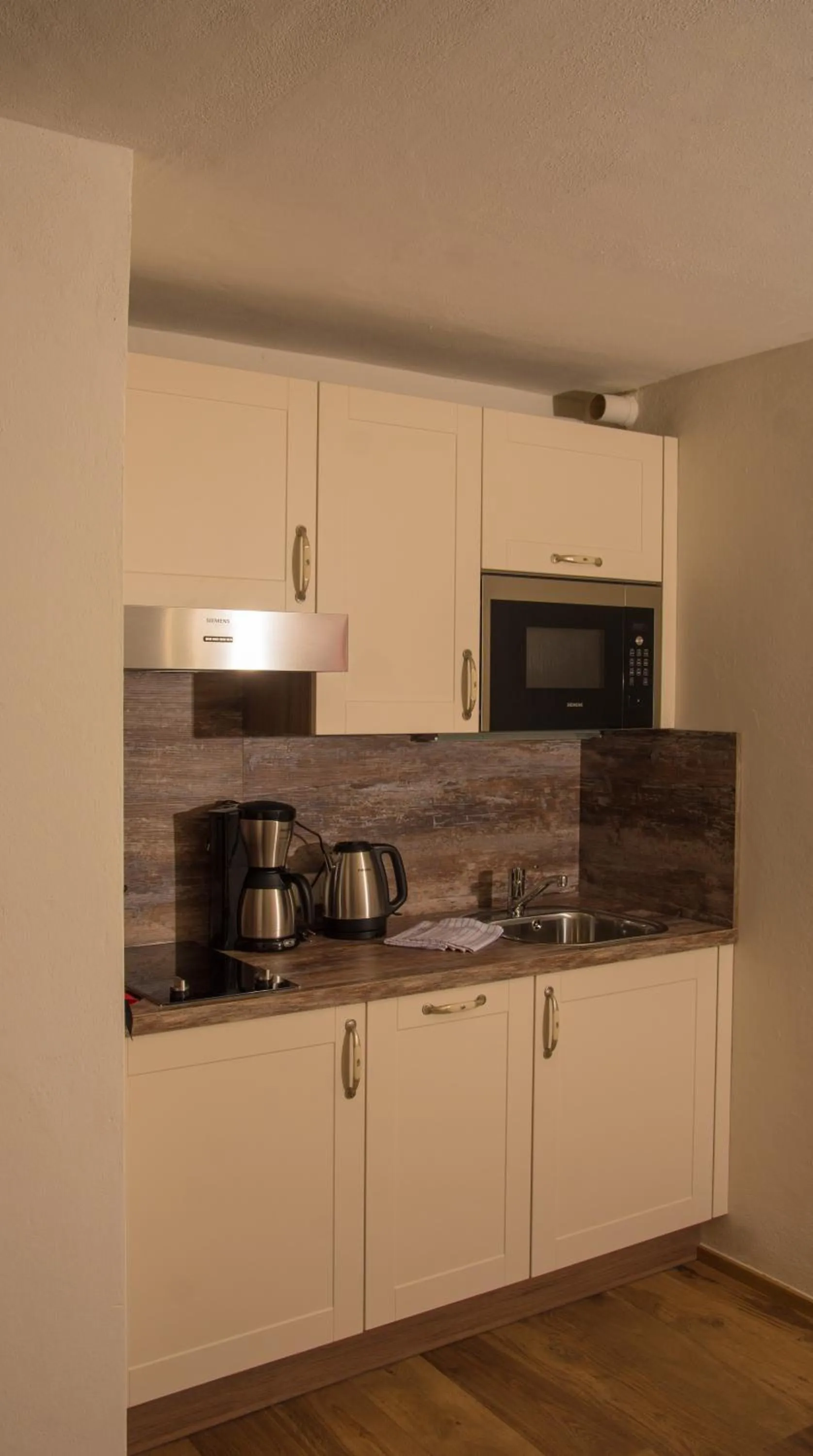 Coffee/tea facilities in Landhaus Alpenjuwel