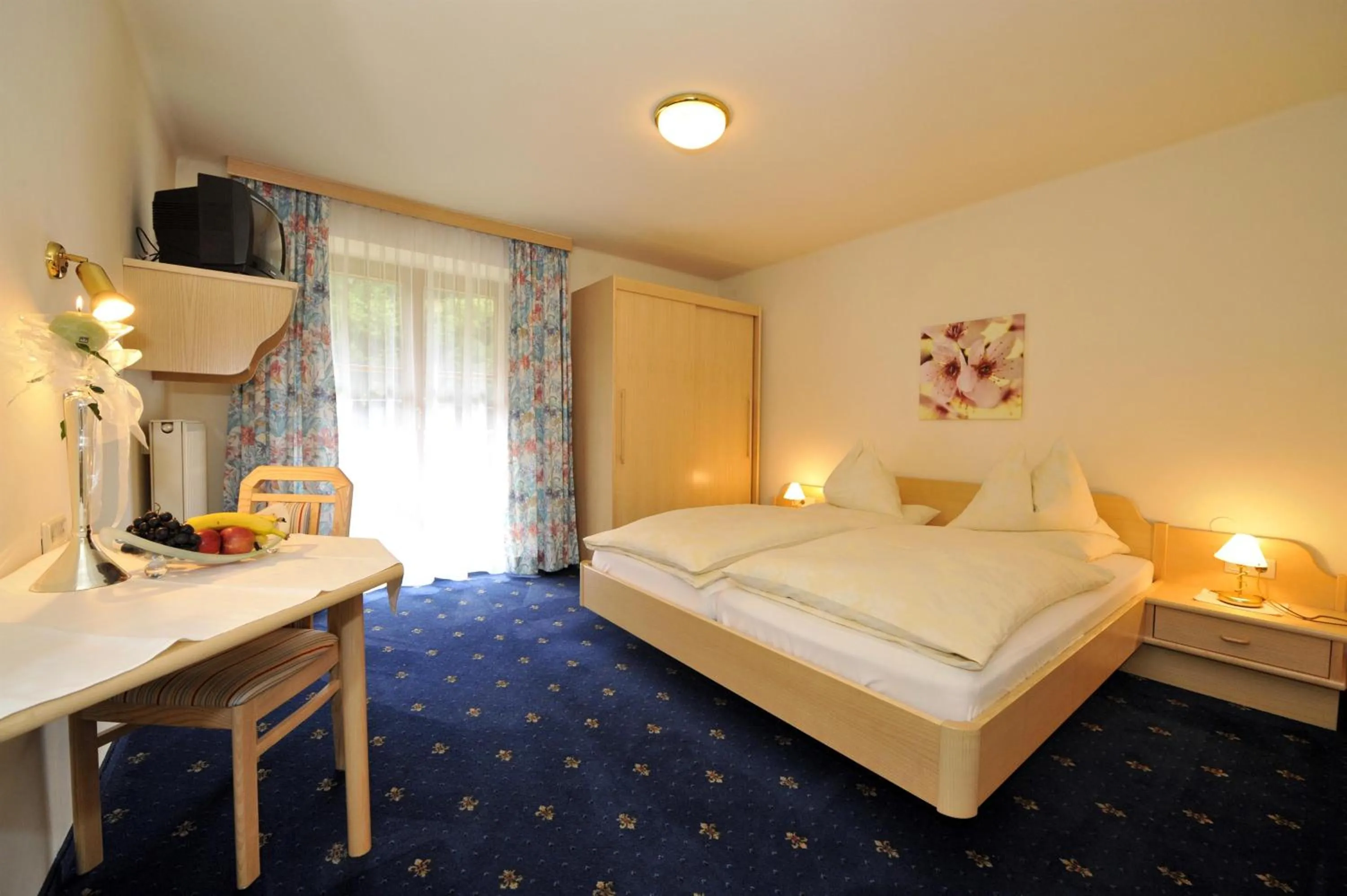 Bed in Hotel-Restaurant Schwaiger***