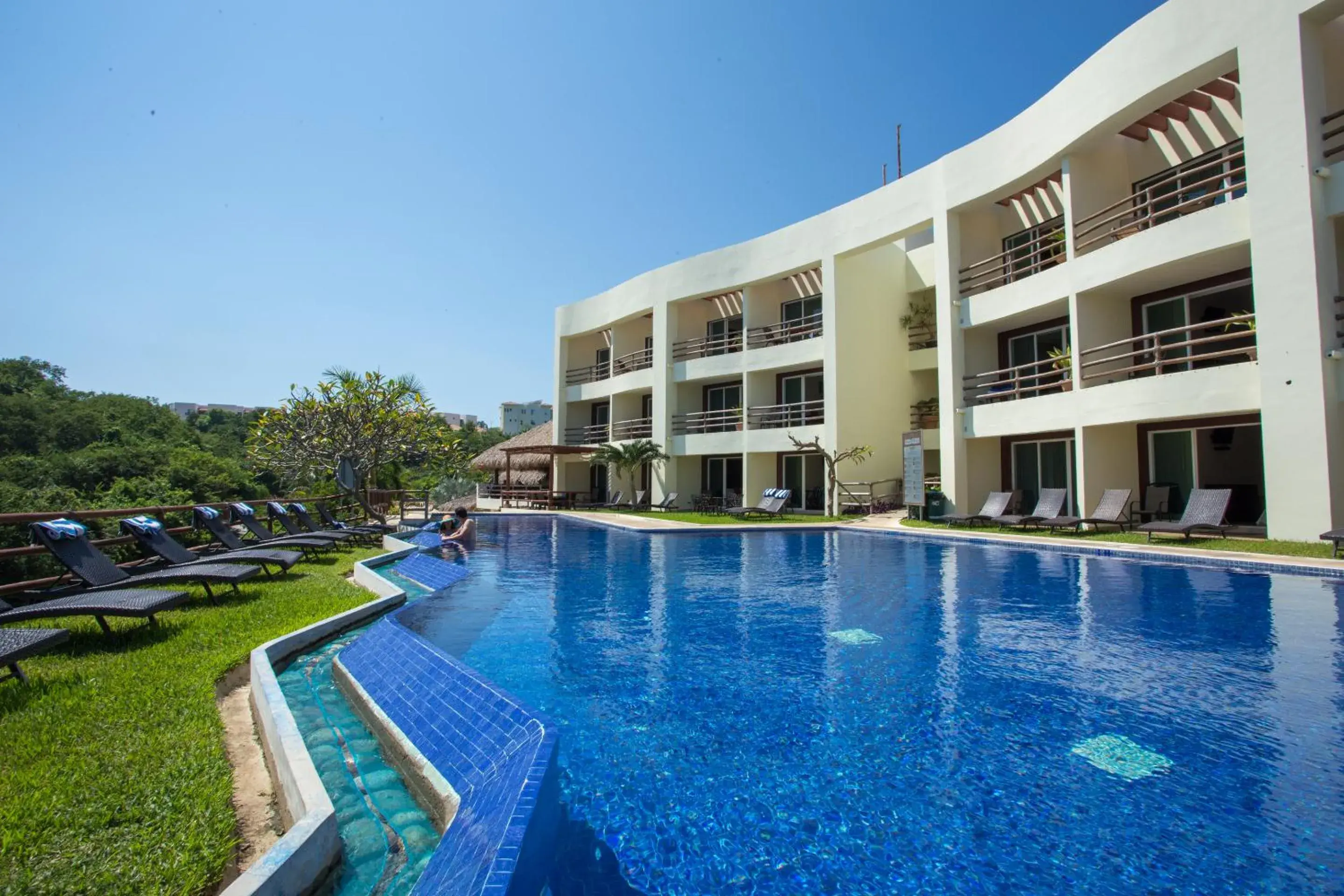 Property building in Princess Mayev Property building in Princess Mayev