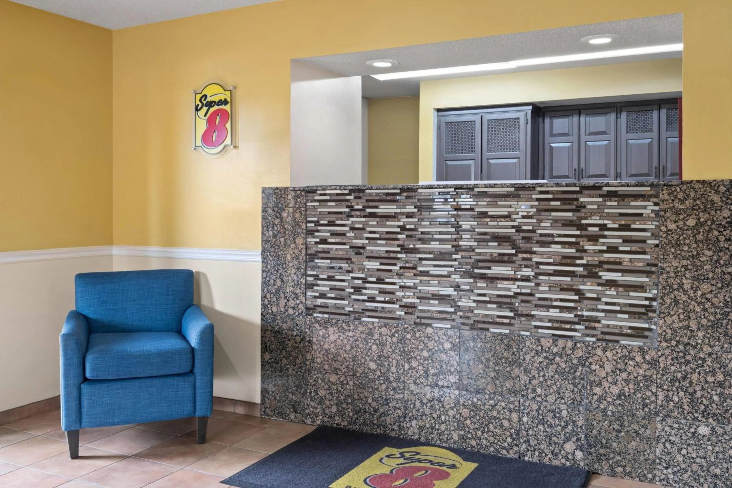 Lobby or reception in Super 8 by Wyndham Hagerstown I-70