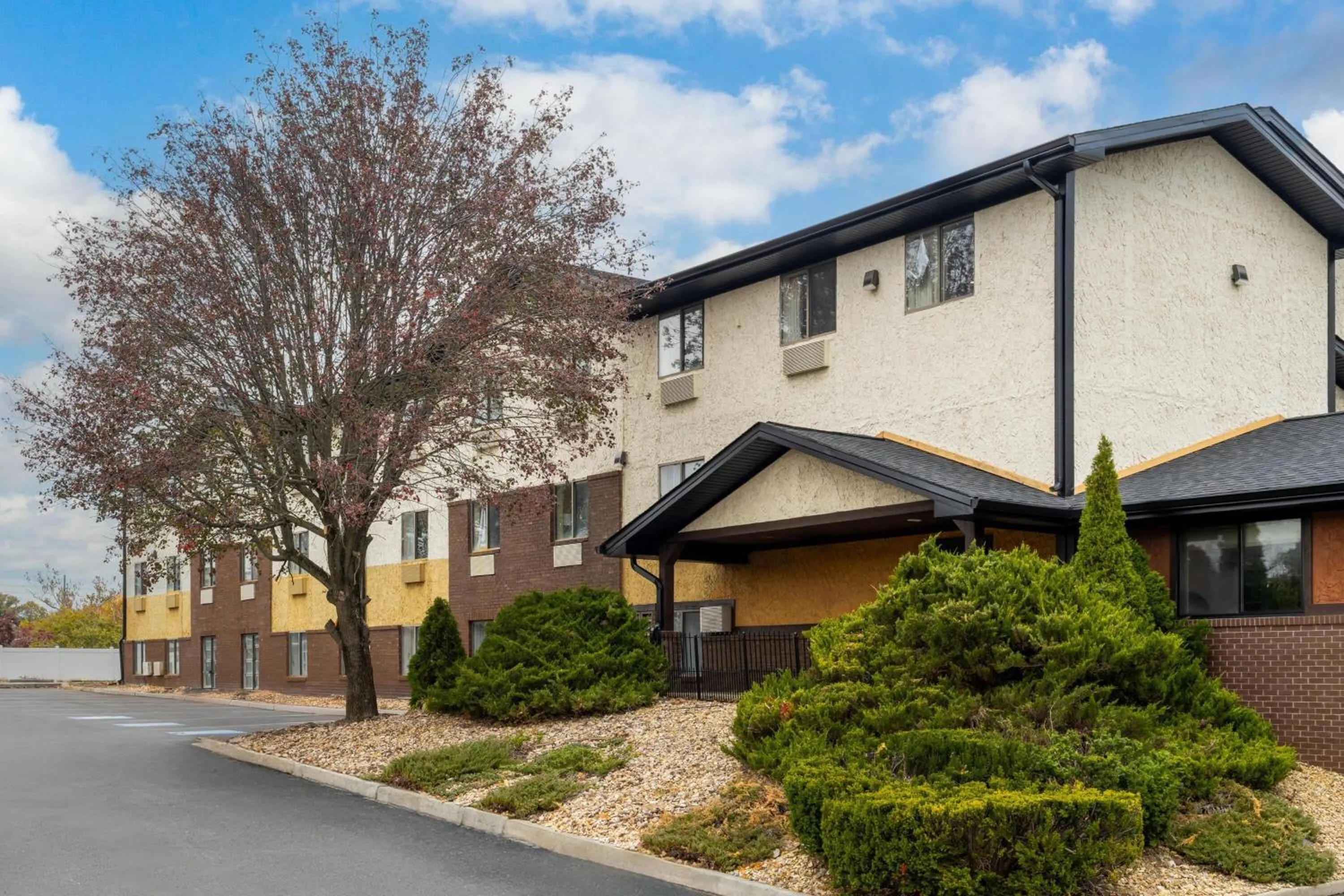 Property building in Super 8 by Wyndham Hagerstown I-70