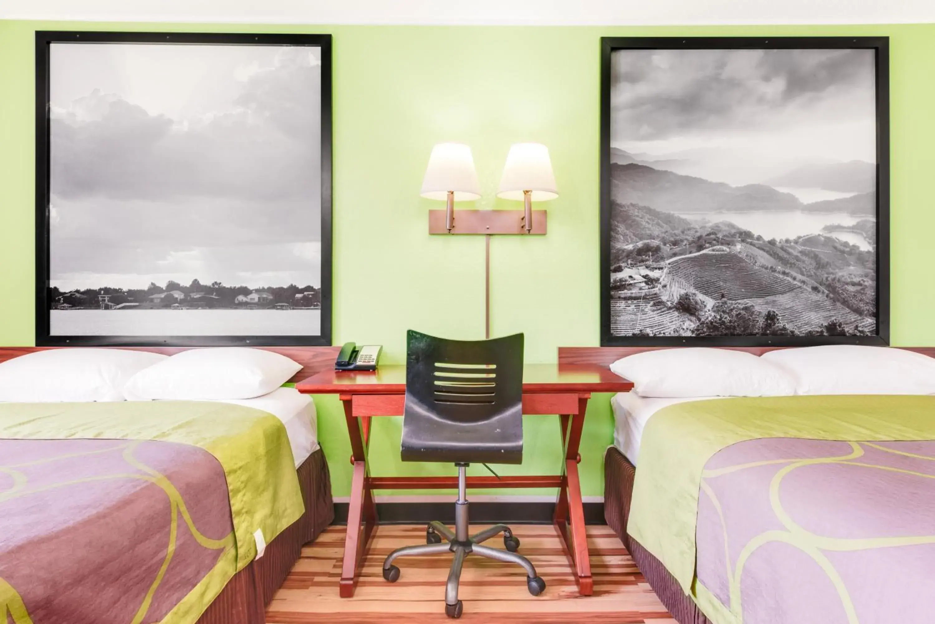 Photo of the whole room, Bed in Super 8 by Wyndham Hagerstown I-70 Photo of the whole room, Bed in Super 8 by Wyndham Hagerstown I-70