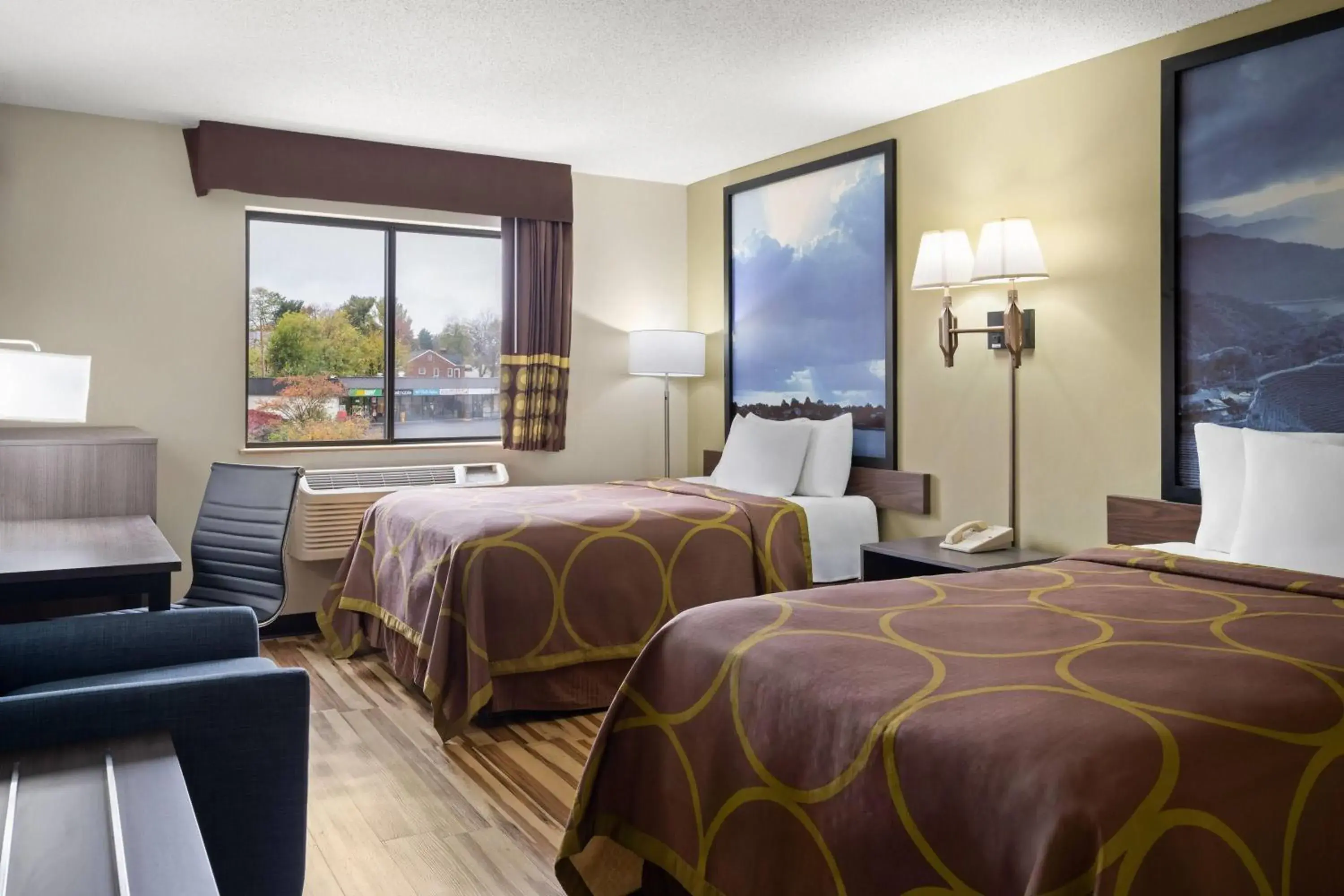 Photo of the whole room, Bed in Super 8 by Wyndham Hagerstown I-70 Photo of the whole room, Bed in Super 8 by Wyndham Hagerstown I-70