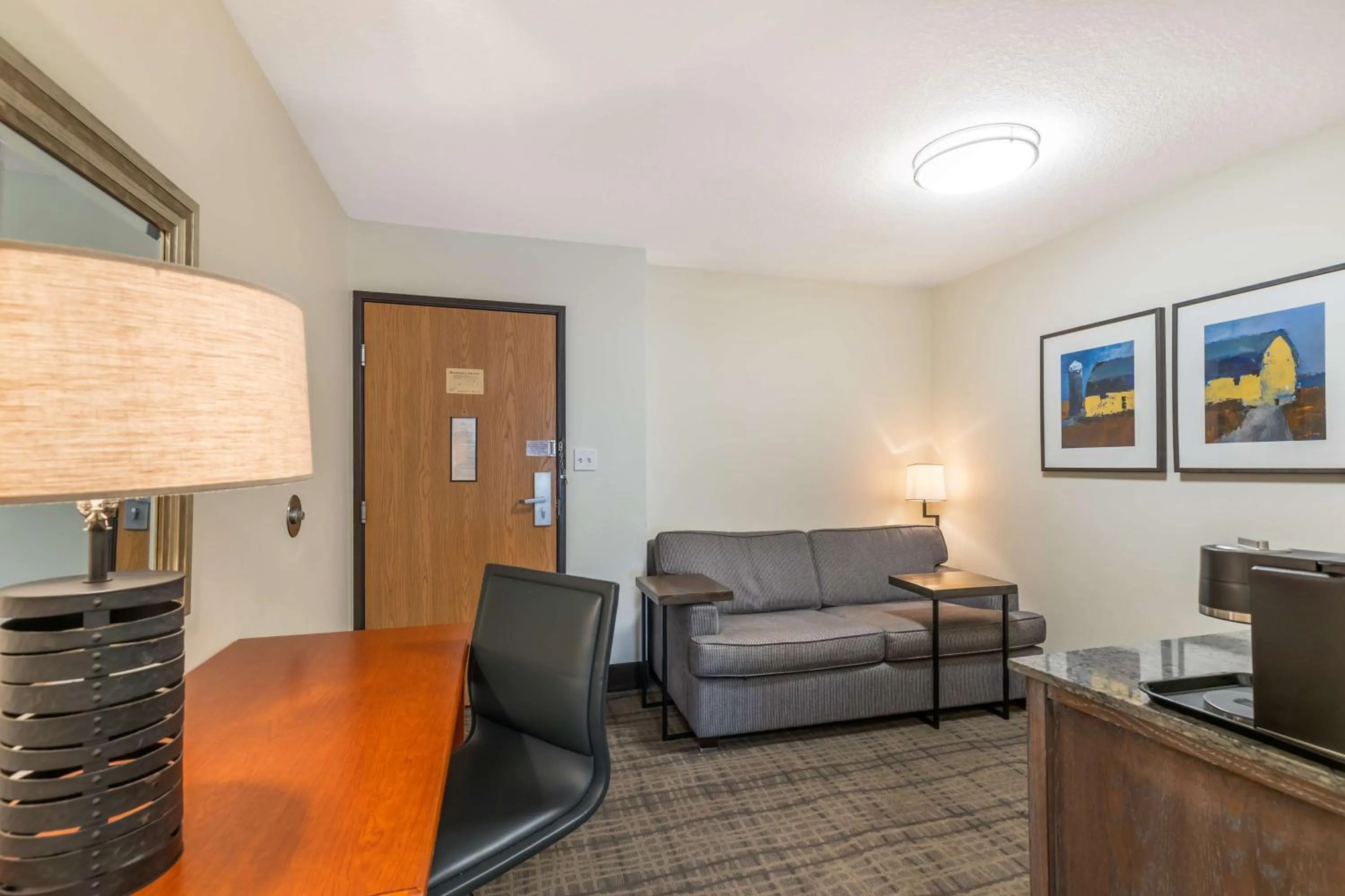 Bedroom in Best Western Plus University Park Inn & Suites