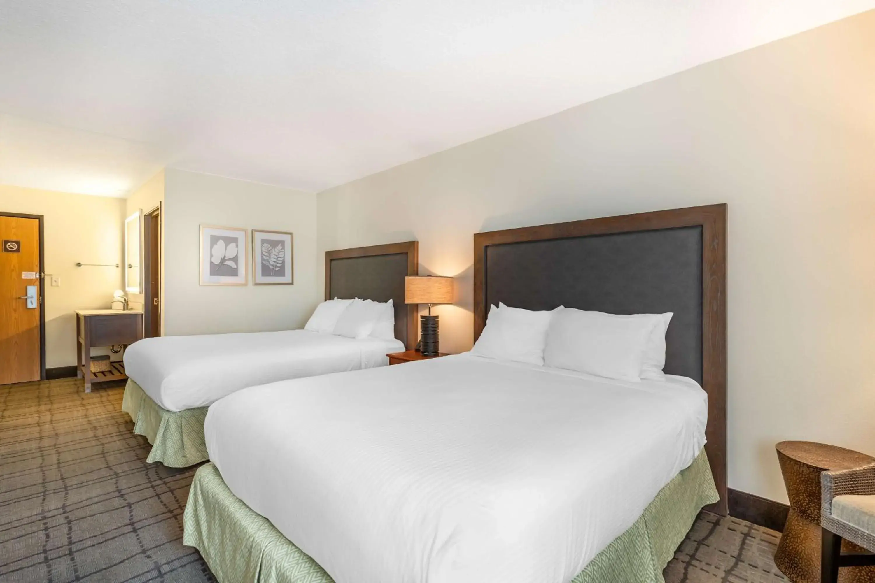 Bedroom, Bed in Best Western Plus University Park Inn & Suites Bedroom, Bed in Best Western Plus University Park Inn & Suites