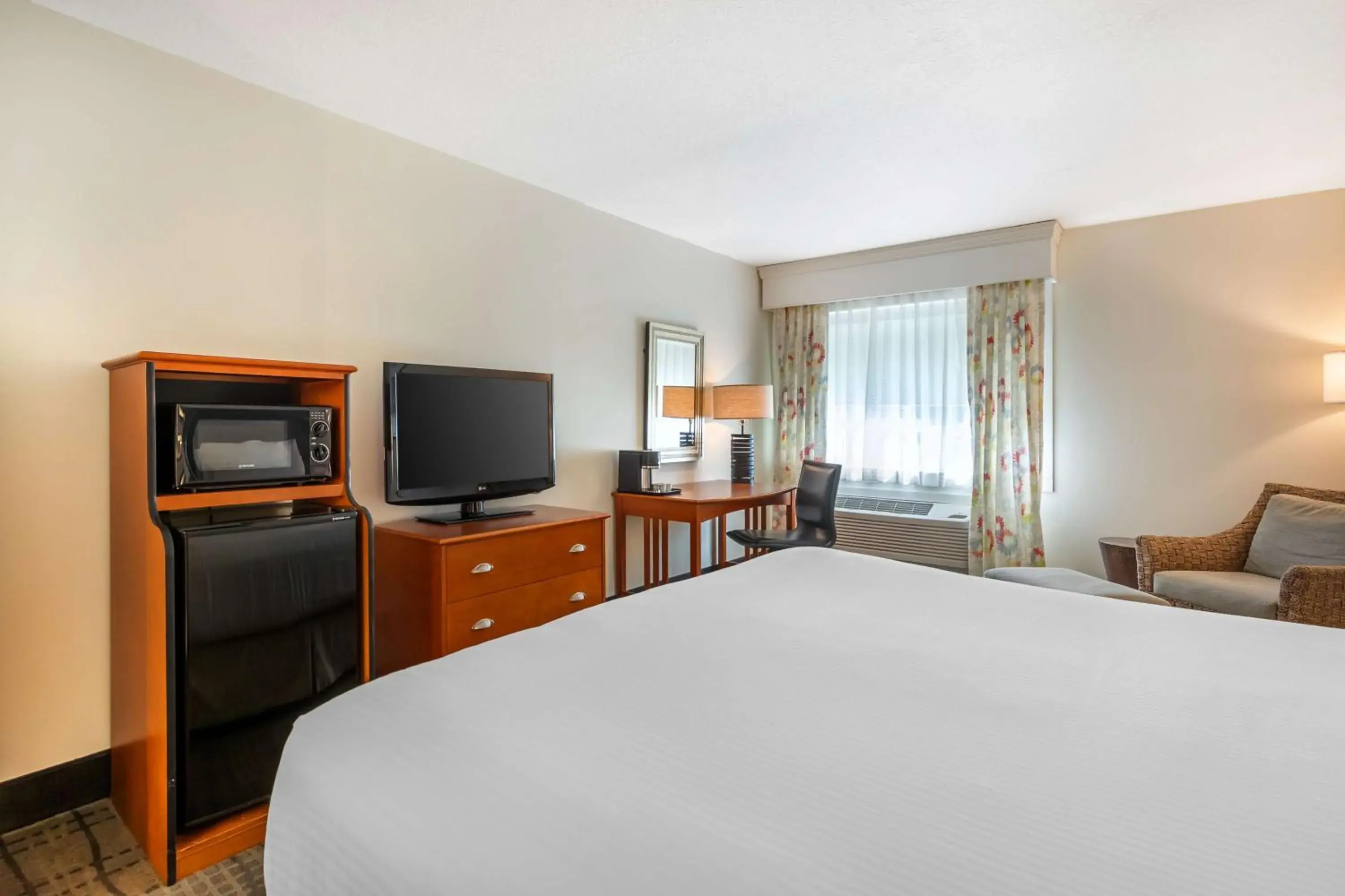 Bedroom, Bed in Best Western Plus University Park Inn & Suites Bedroom, Bed in Best Western Plus University Park Inn & Suites