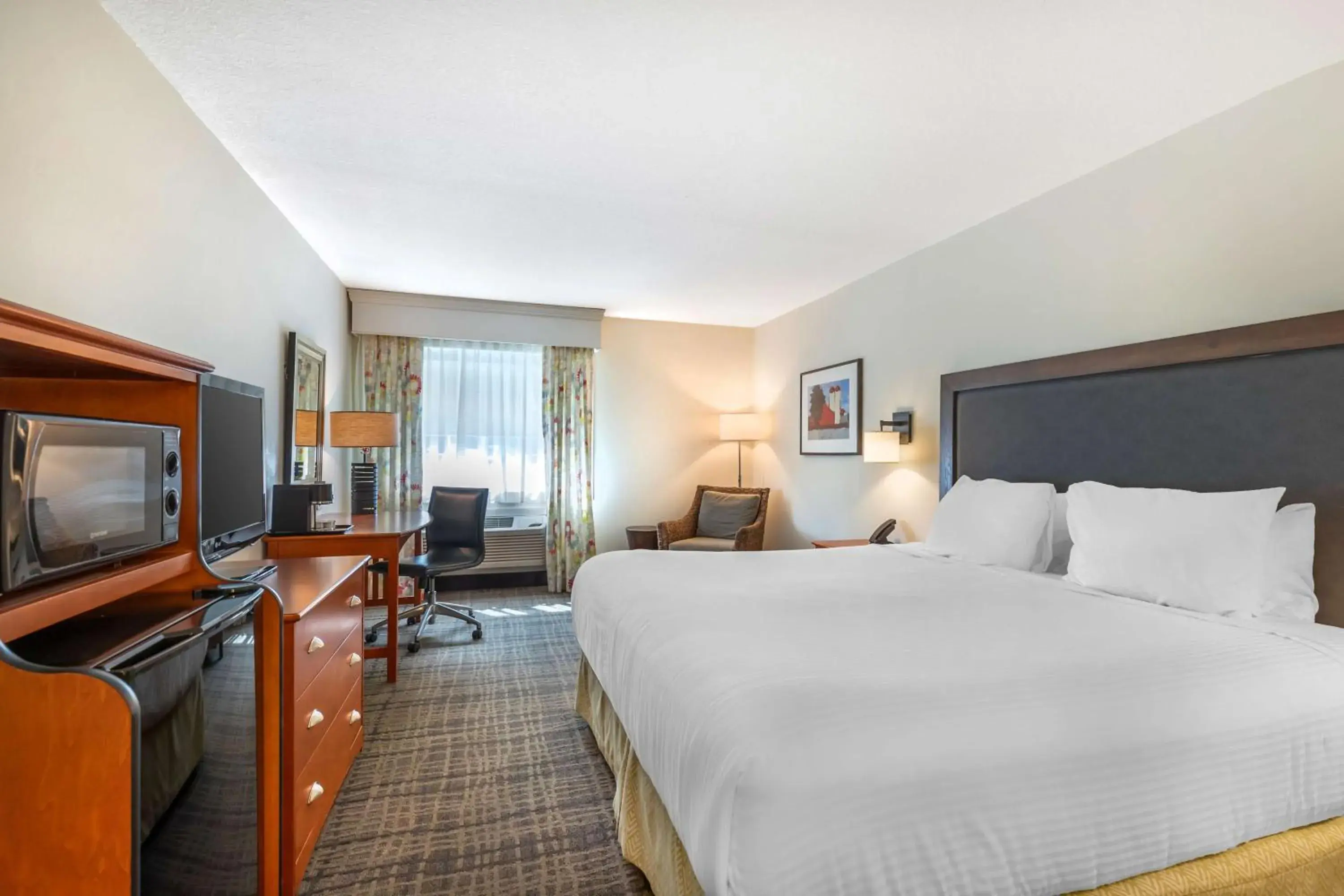 Bedroom, Bed in Best Western Plus University Park Inn & Suites Bedroom, Bed in Best Western Plus University Park Inn & Suites