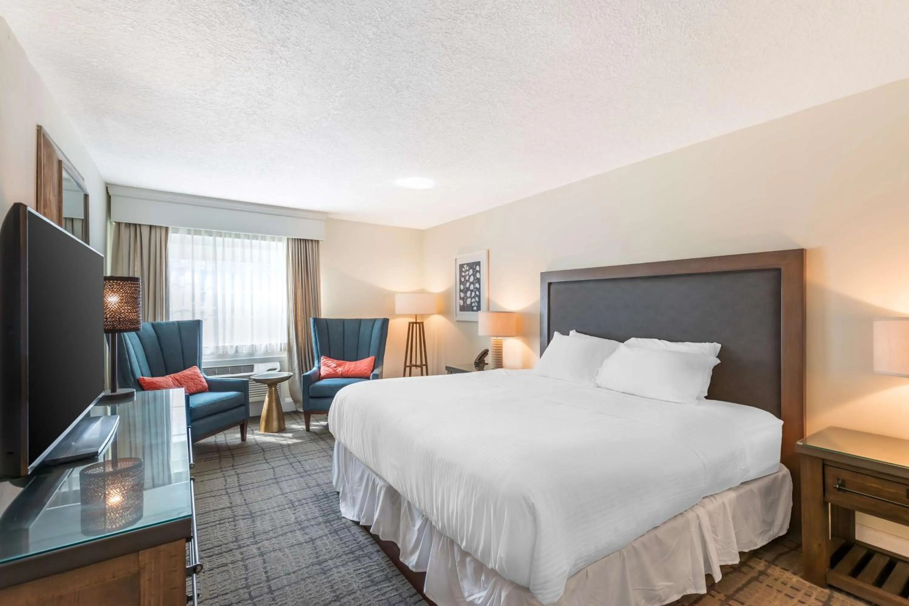 Bedroom, Bed in Best Western Plus University Park Inn & Suites