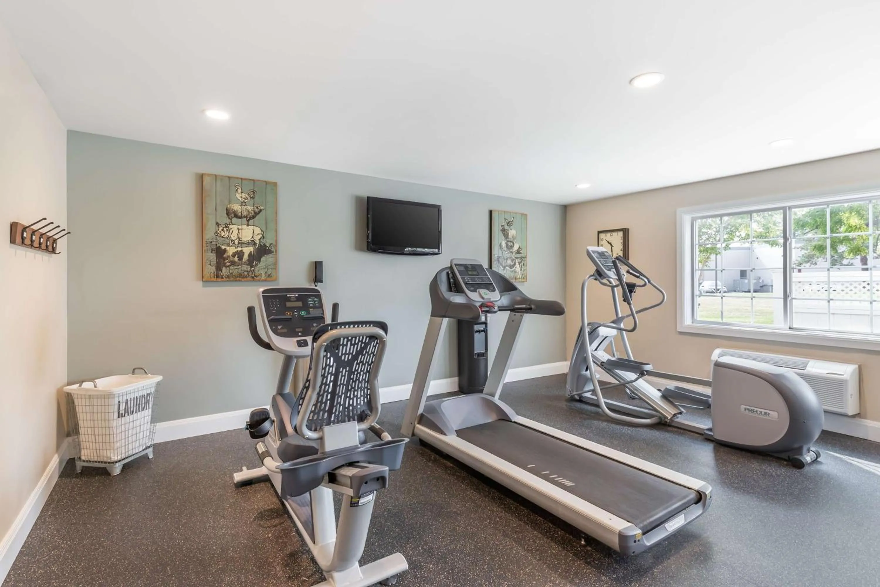 Fitness centre/facilities in Best Western Plus University Park Inn & Suites