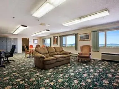 Lobby or reception in Howard Johnson by Wyndham Helena Lobby or reception in Howard Johnson by Wyndham Helena