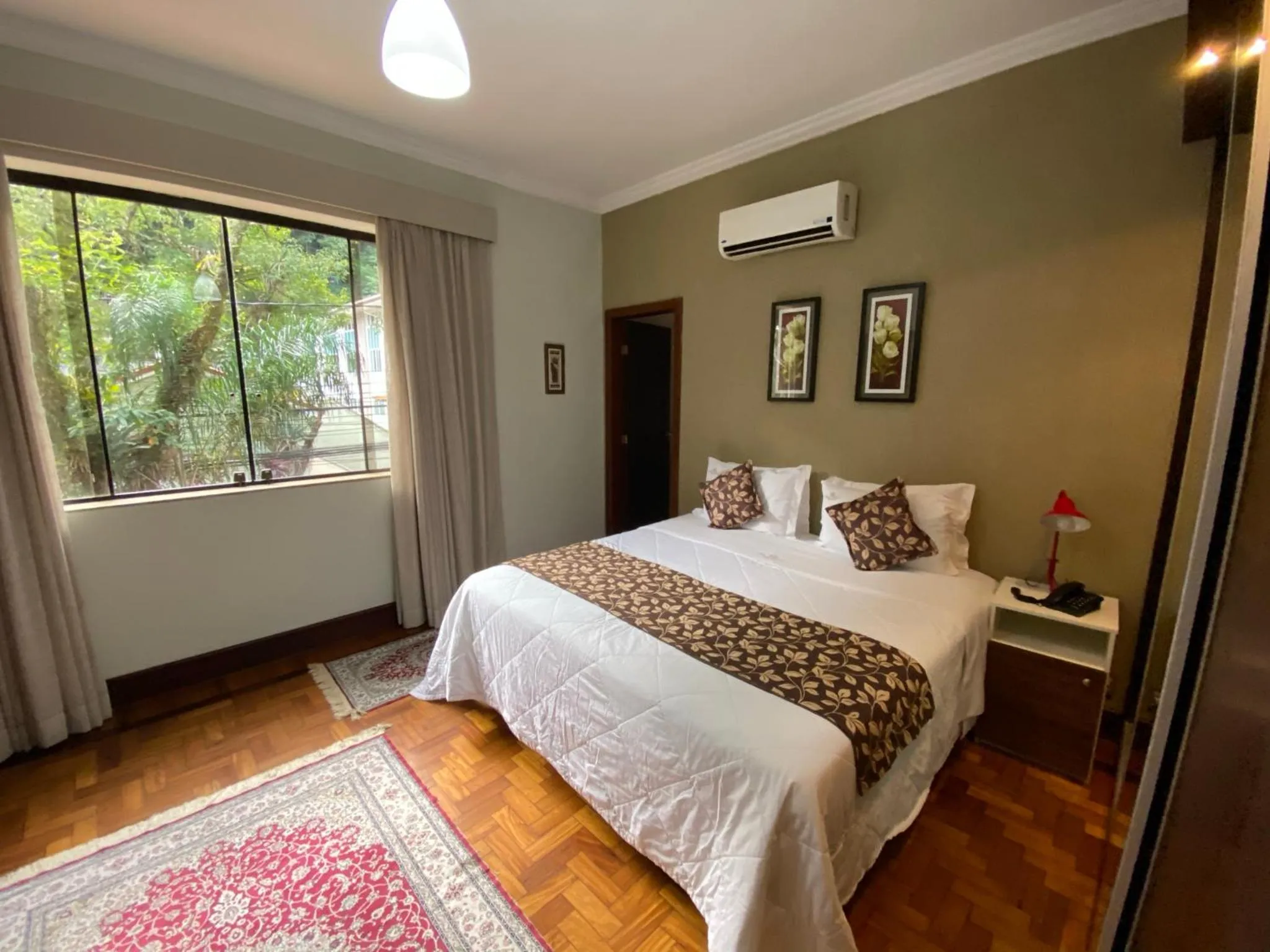 View (from property/room), Bed in Princesa Isabel Pousada e Hotel – Dom Pedro