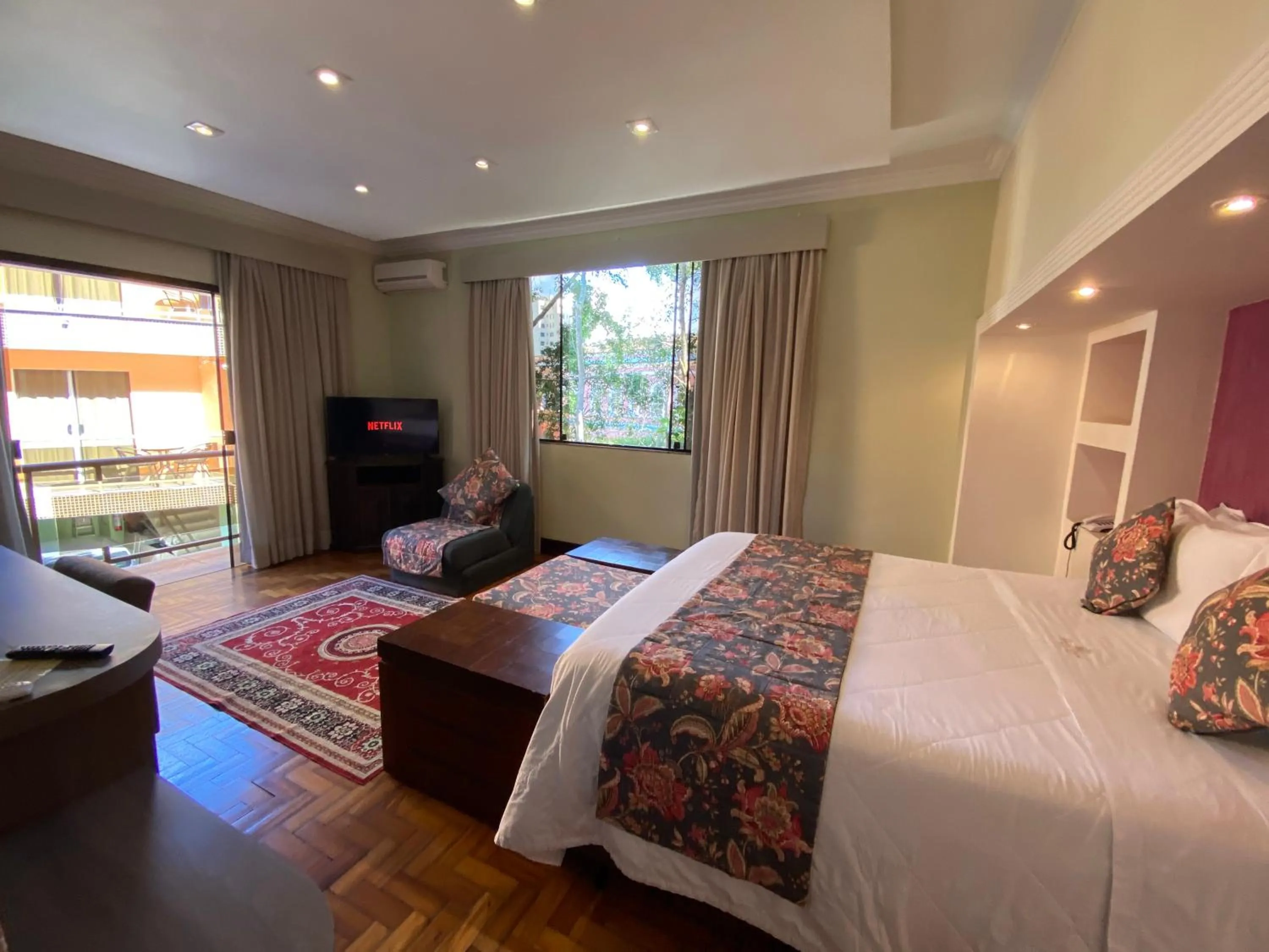 TV and multimedia, Bed in Princesa Isabel Pousada e Hotel – Dom Pedro