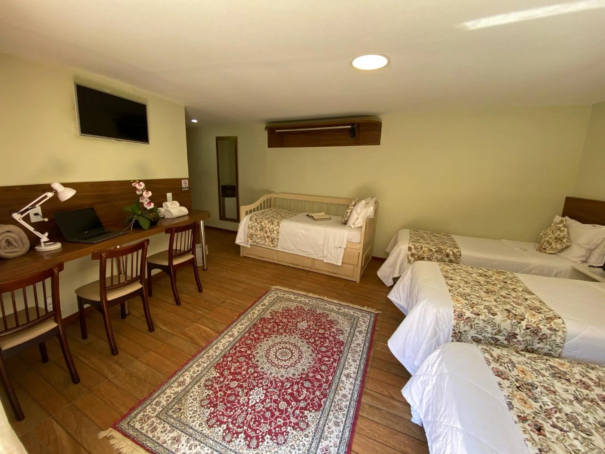 TV and multimedia, Bed in Princesa Isabel Pousada e Hotel – Dom Pedro