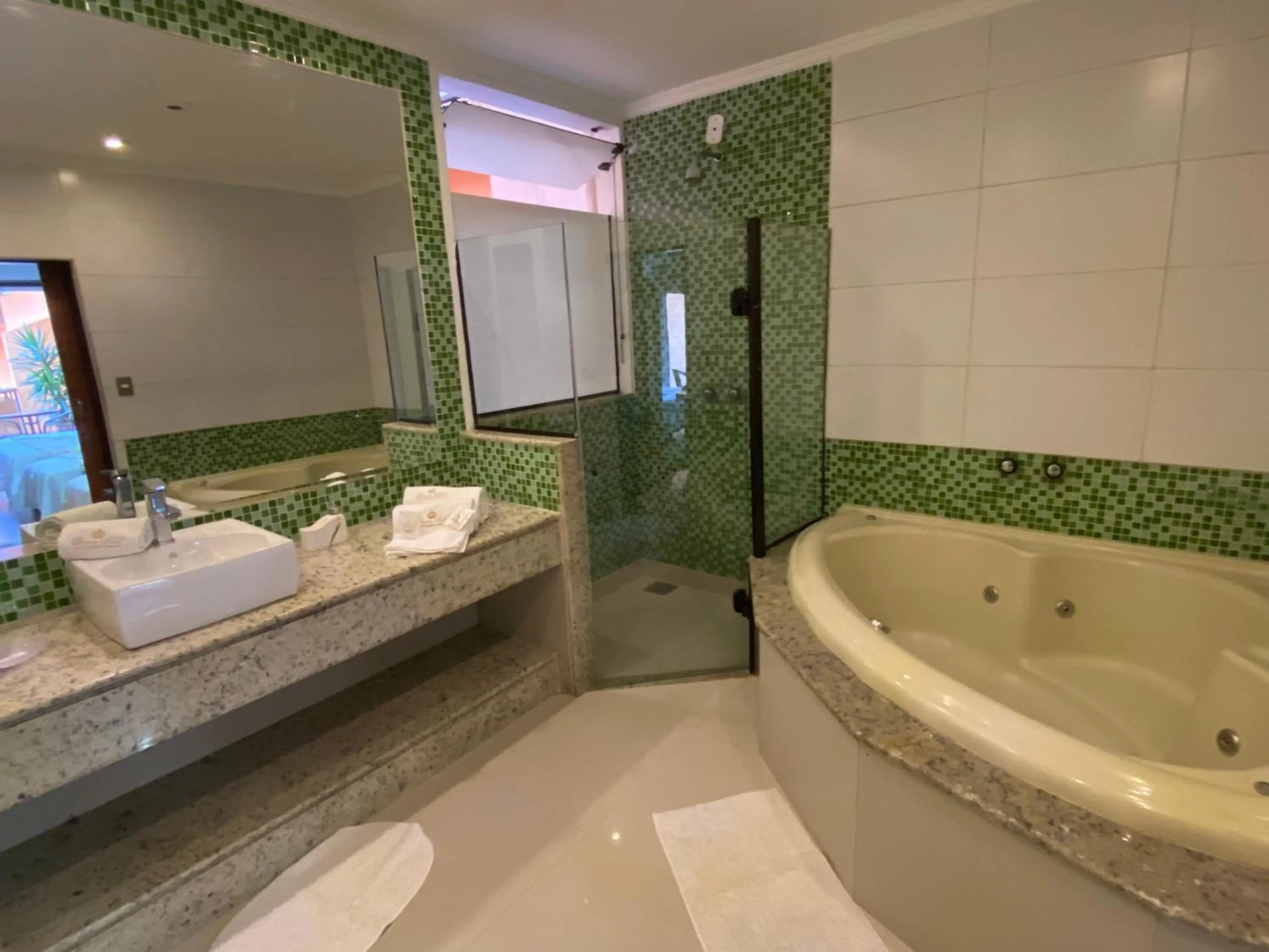 Hot Tub in Princesa Isabel Pousada e Hotel – Dom Pedro