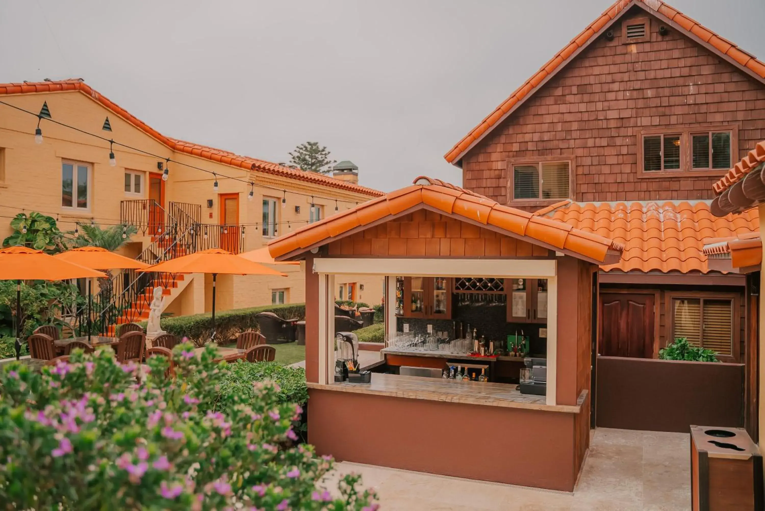 Lounge or bar in Pantai Inn Lounge or bar in Pantai Inn