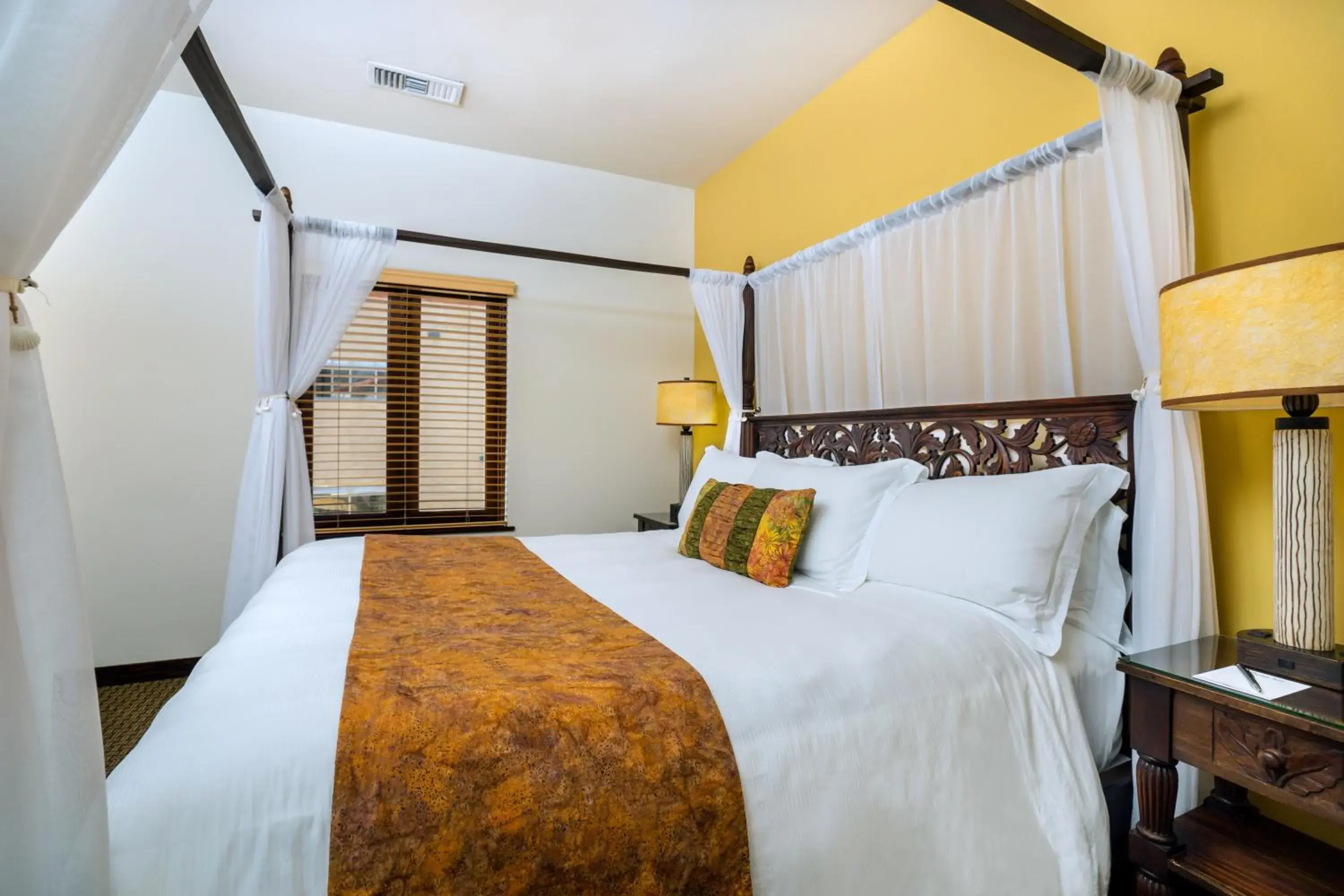 Bed in Pantai Inn Bed in Pantai Inn