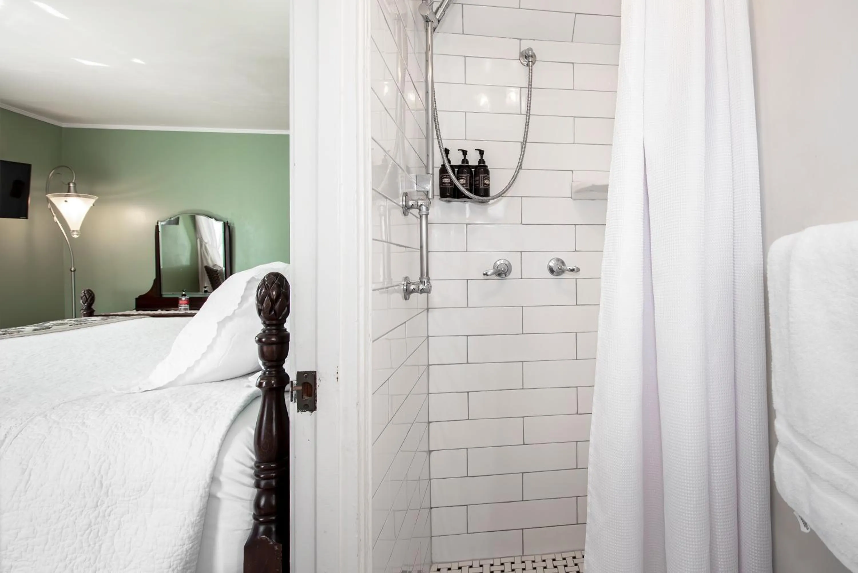 Shower, Bed in Bath Street Inn