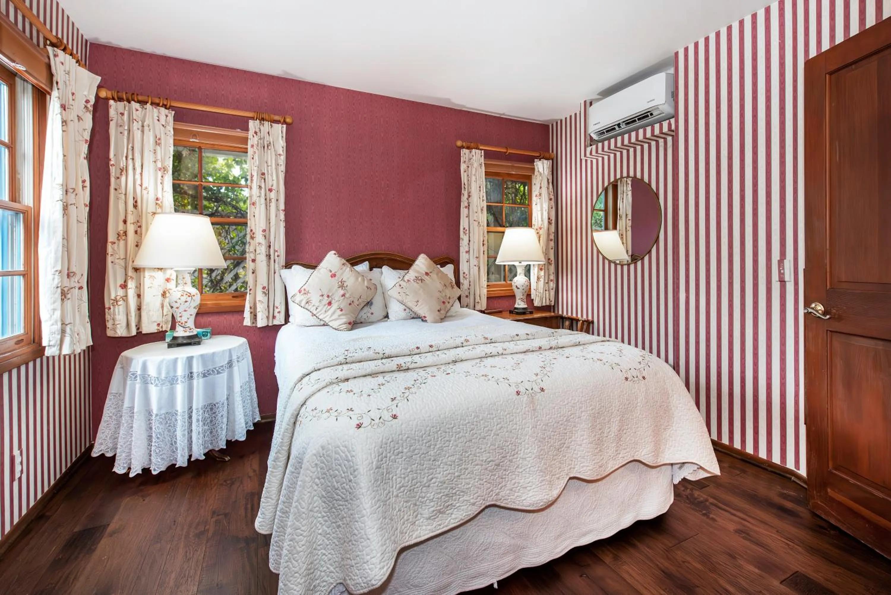 Bedroom, Bed in Bath Street Inn