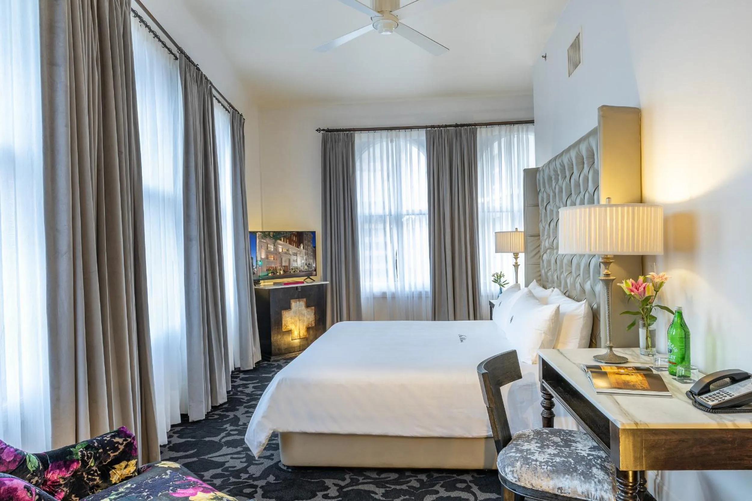 Bedroom, Bed in International House Hotel