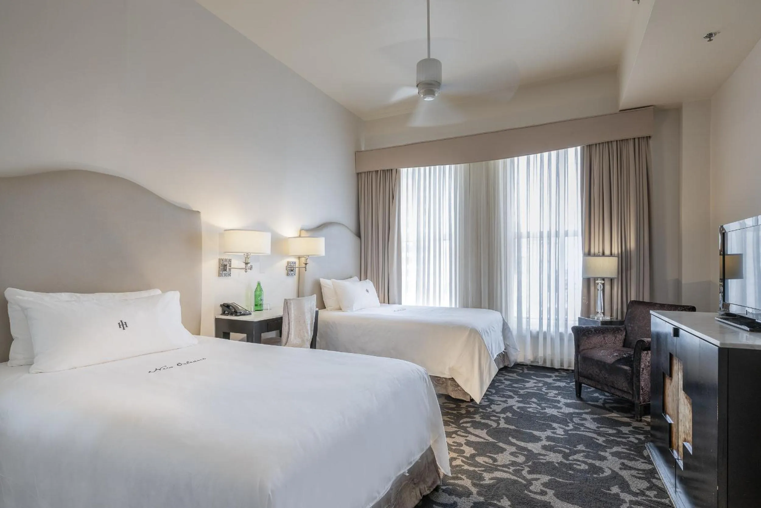 Bedroom, Bed in International House Hotel