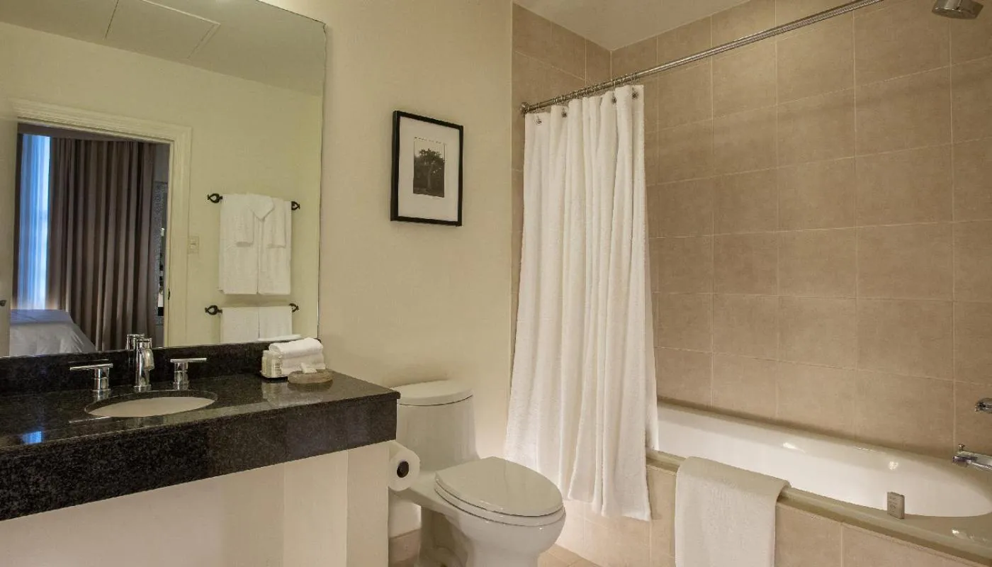 Bath in International House Hotel