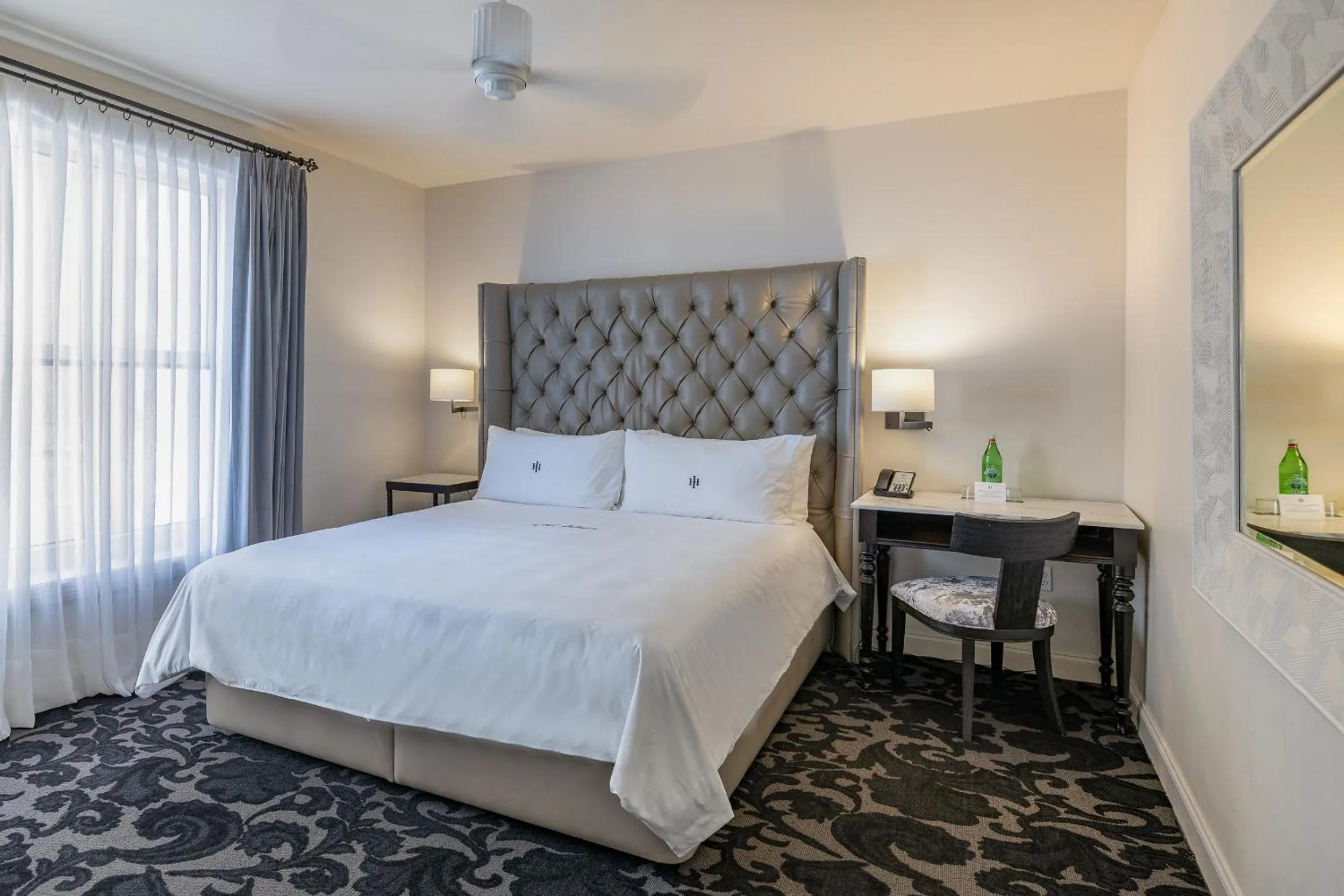 Bedroom, Bed in International House Hotel