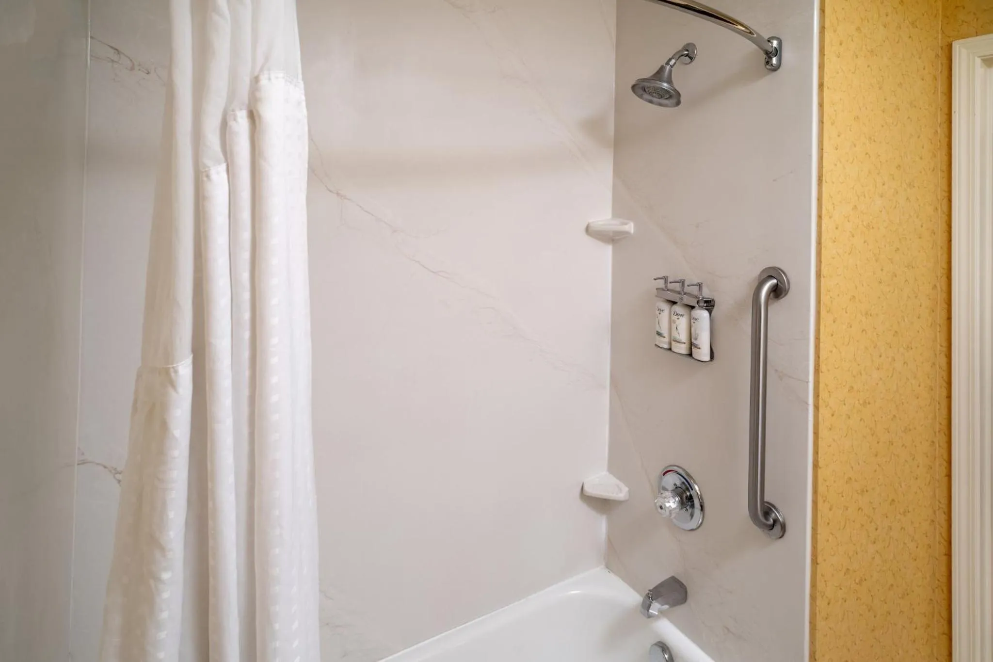 Bathroom in Holiday Inn Express and Suites Hazard by IHG