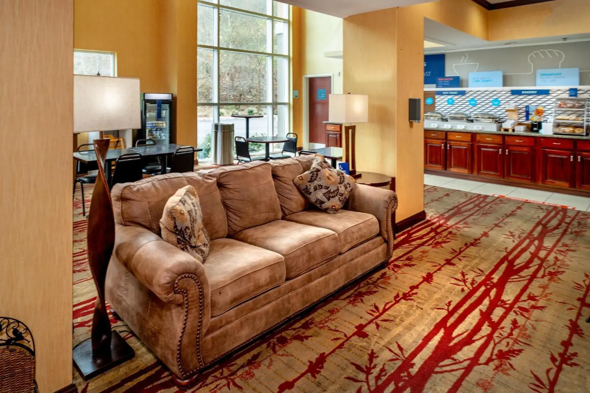 Property building in Holiday Inn Express and Suites Hazard by IHG Property building in Holiday Inn Express and Suites Hazard by IHG