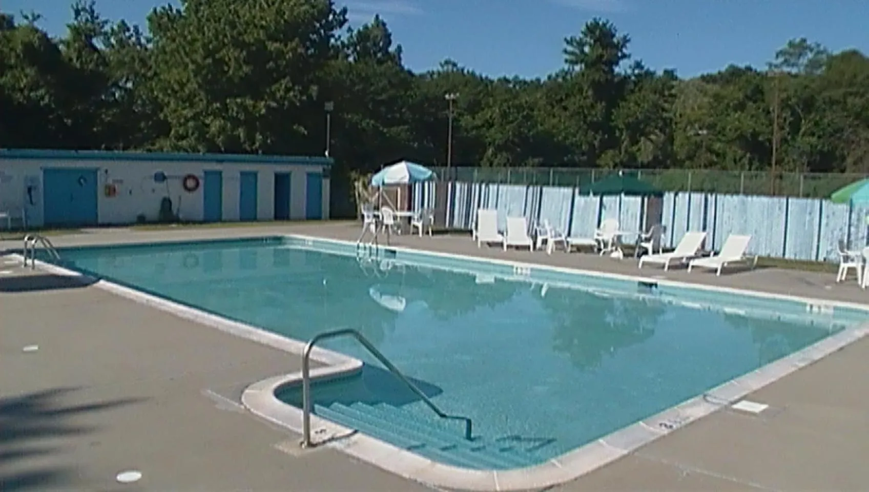 Swimming pool in The Tides Motor Inn
