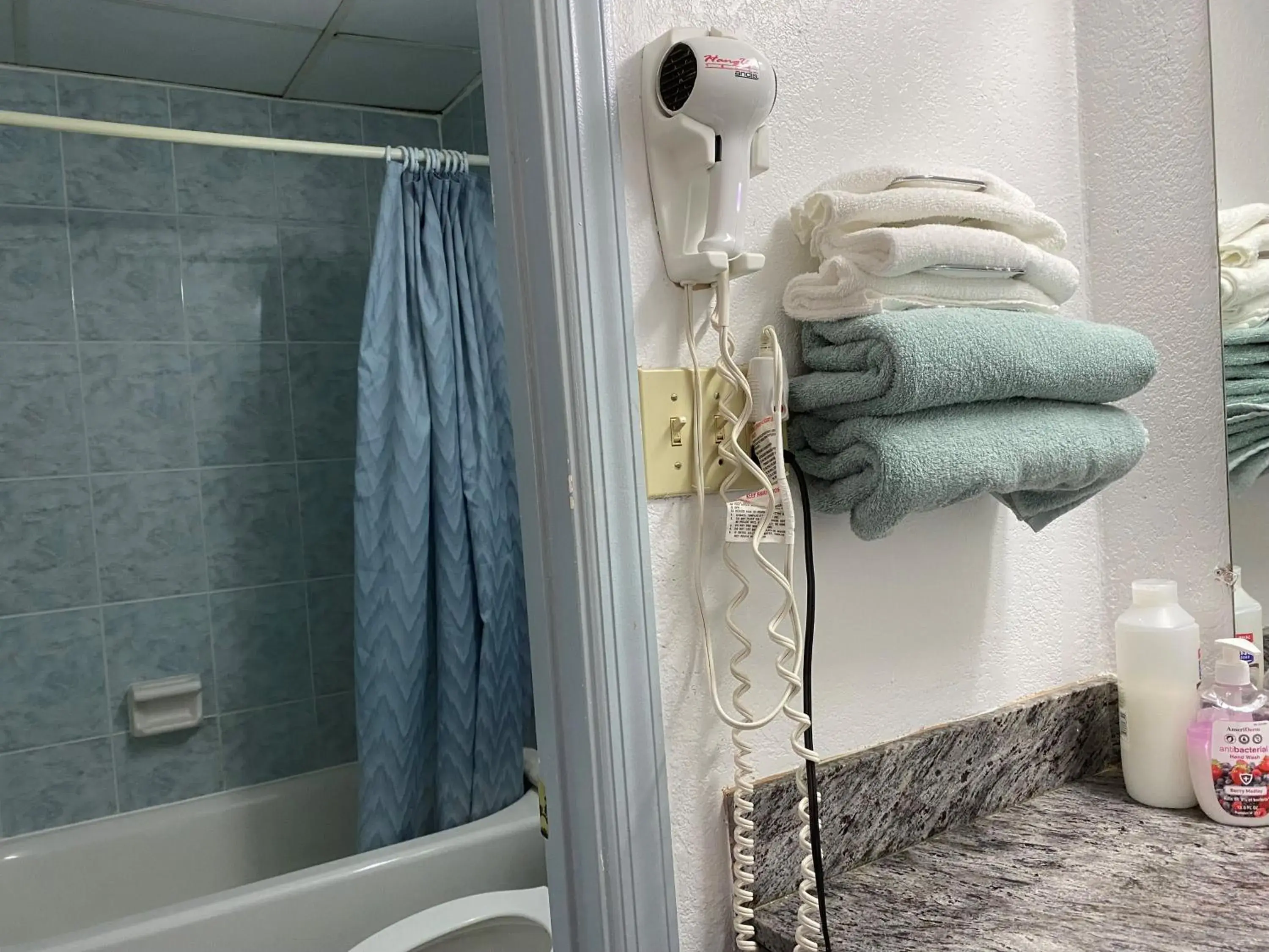 Tides Inn at Stehli Beach Tides Inn at Stehli Beach