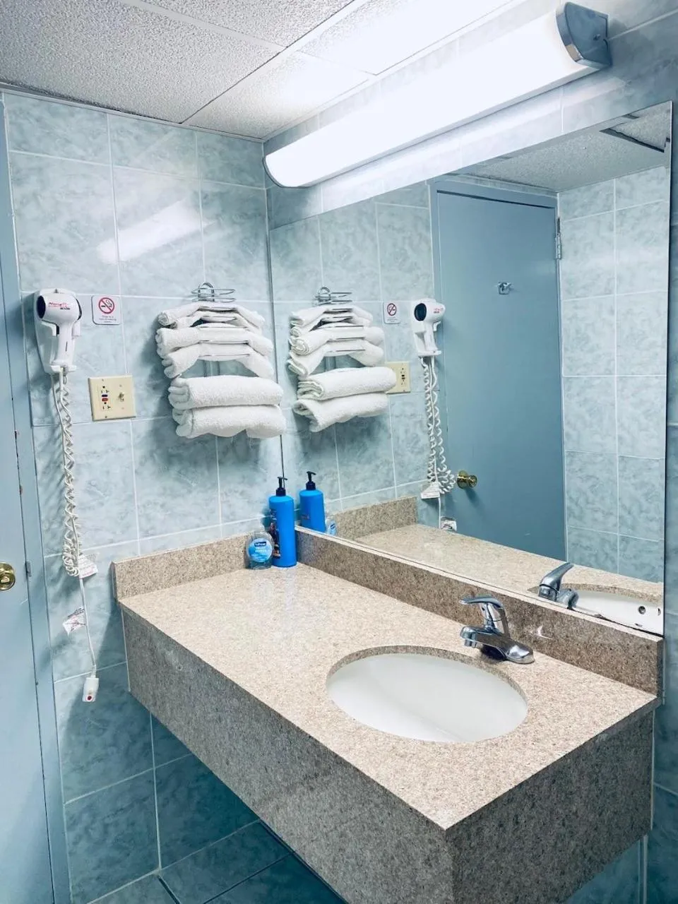 Bathroom in The Tides Motor Inn