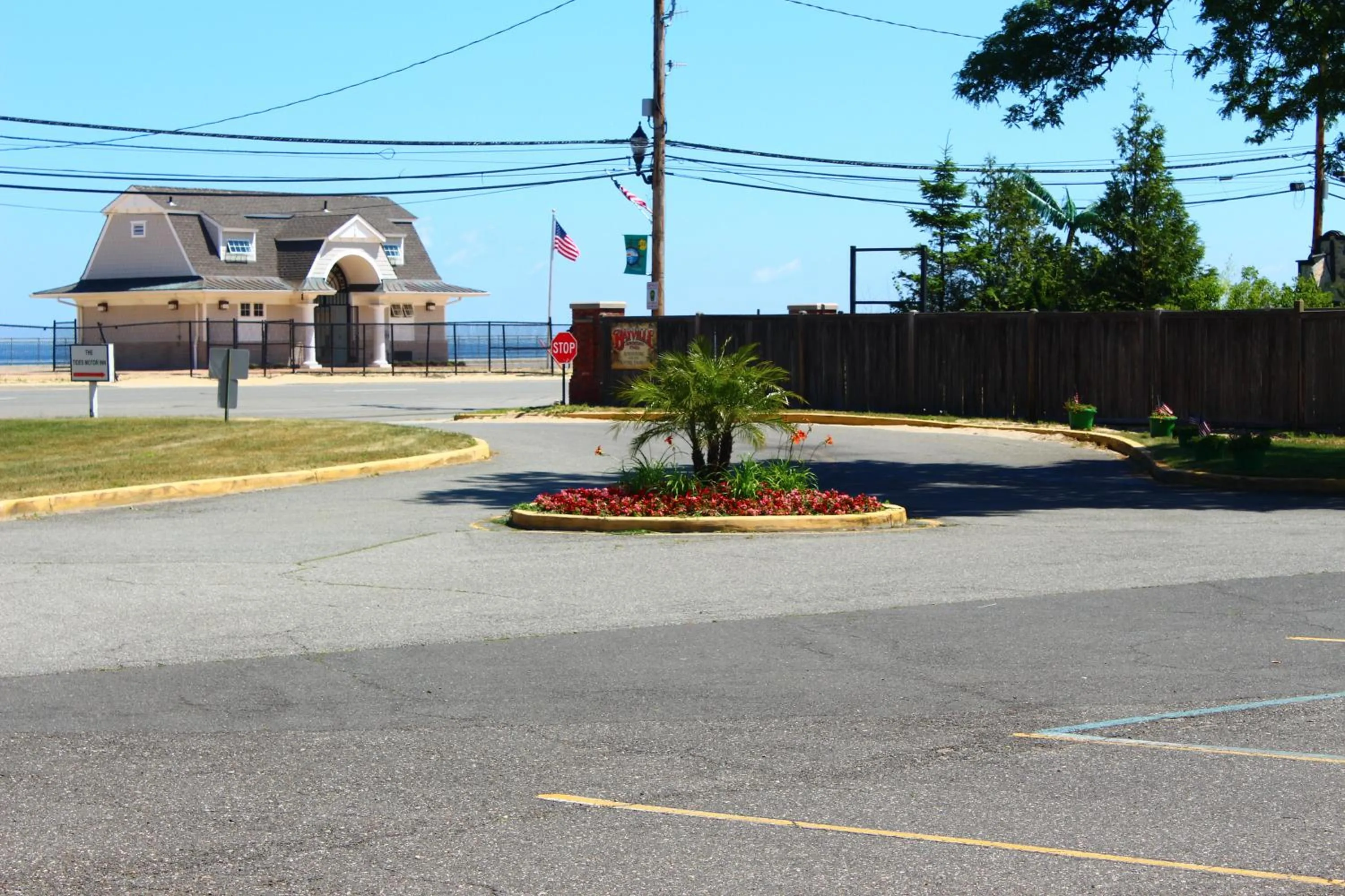 Neighbourhood in The Tides Motor Inn