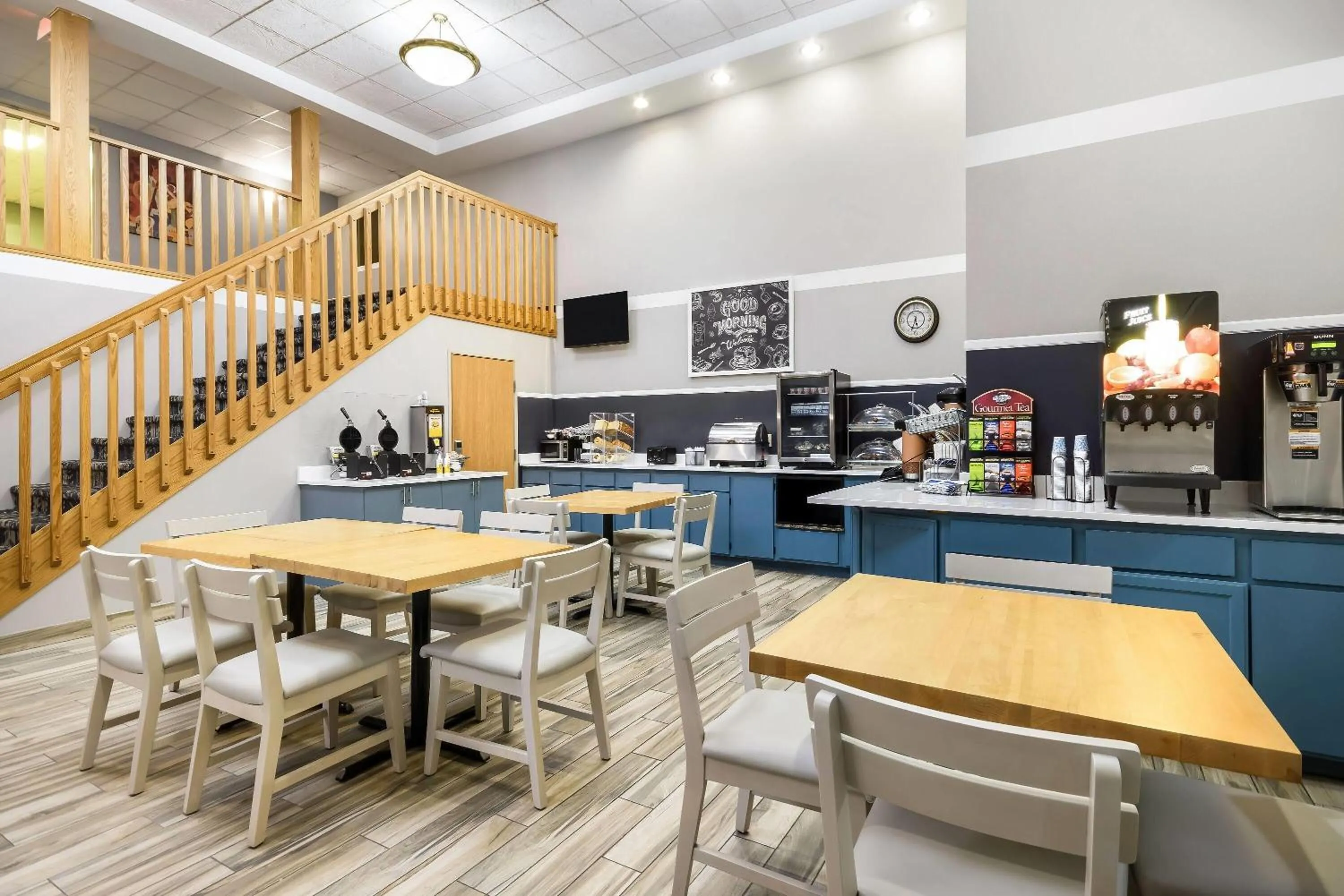 Restaurant/places to eat in AmericInn by Wyndham Wausau