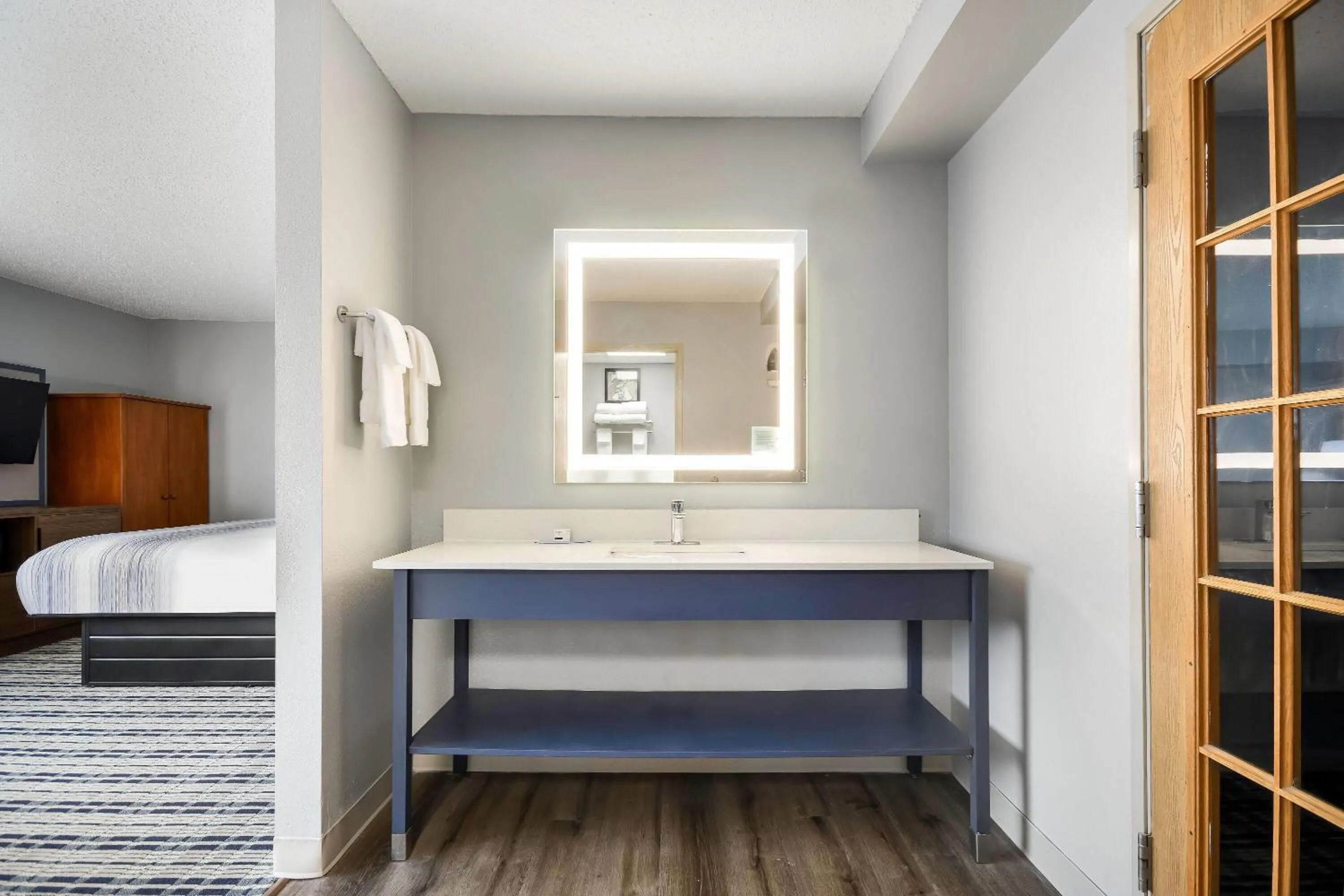 Photo of the whole room, Bed in AmericInn by Wyndham Wausau