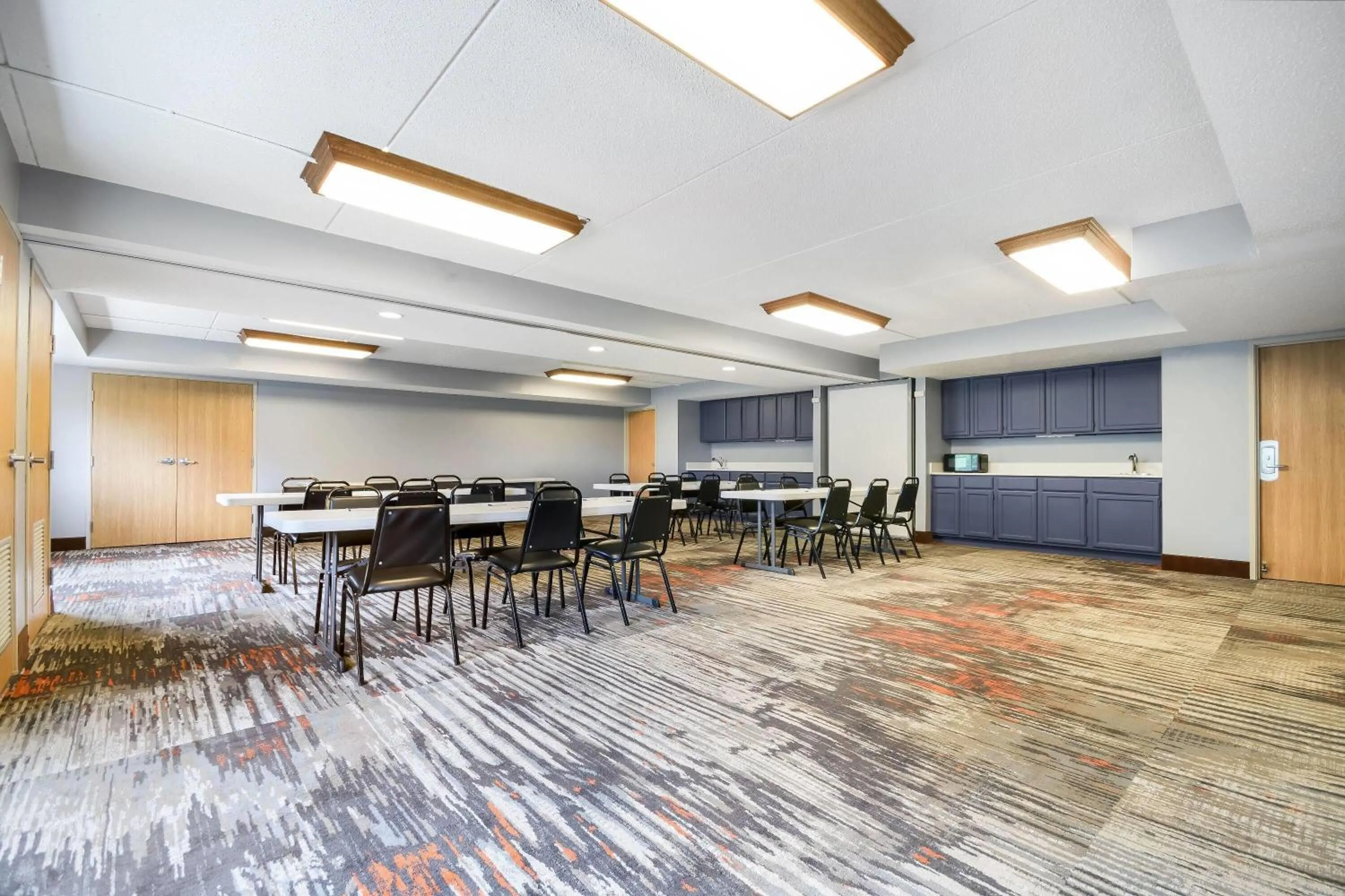 Meeting/conference room in AmericInn by Wyndham Wausau