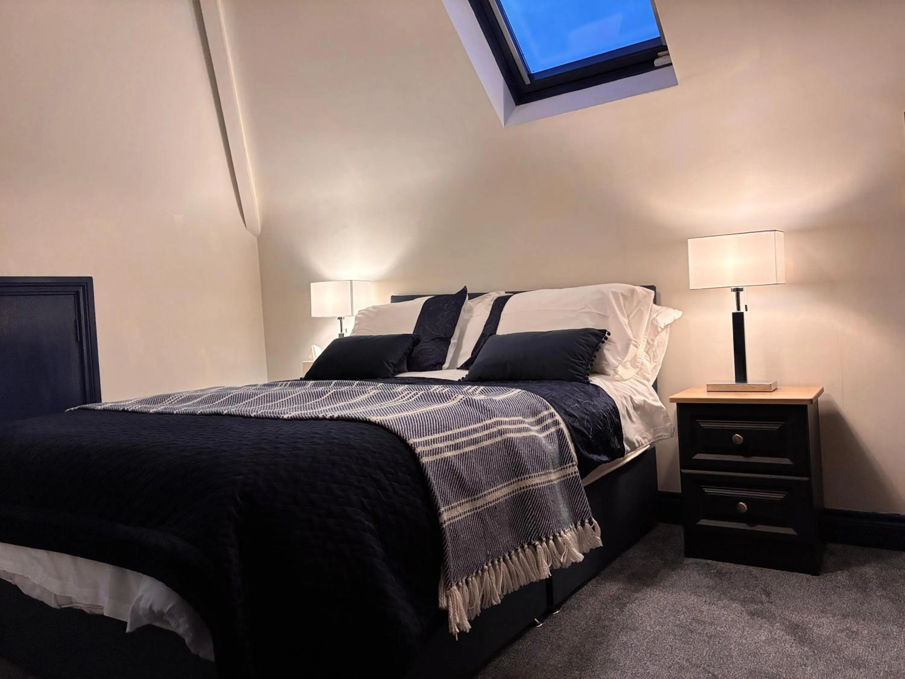 Bed in Inglewood Lodge B&B