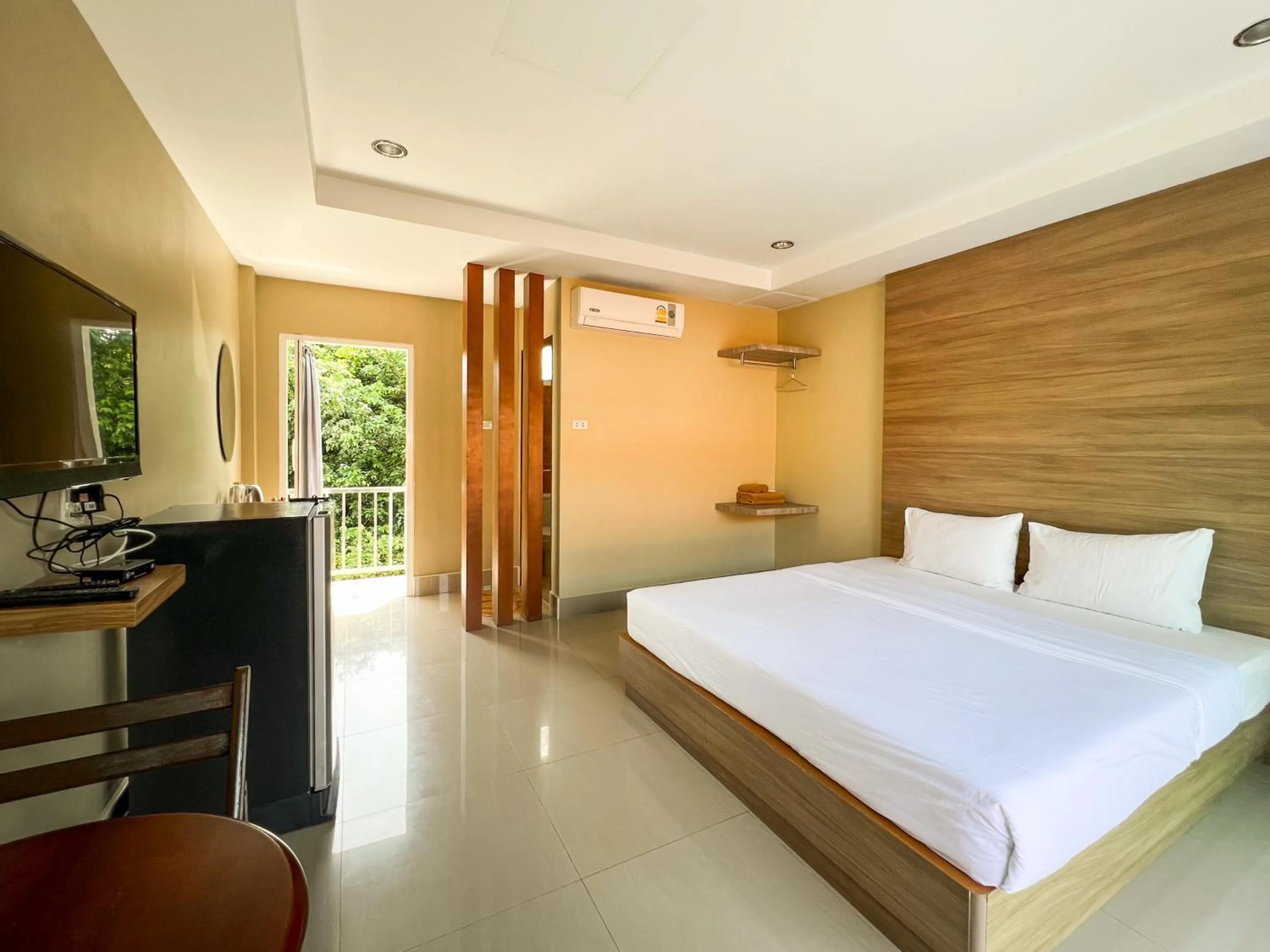 Bed in Tachang Airport Hotel