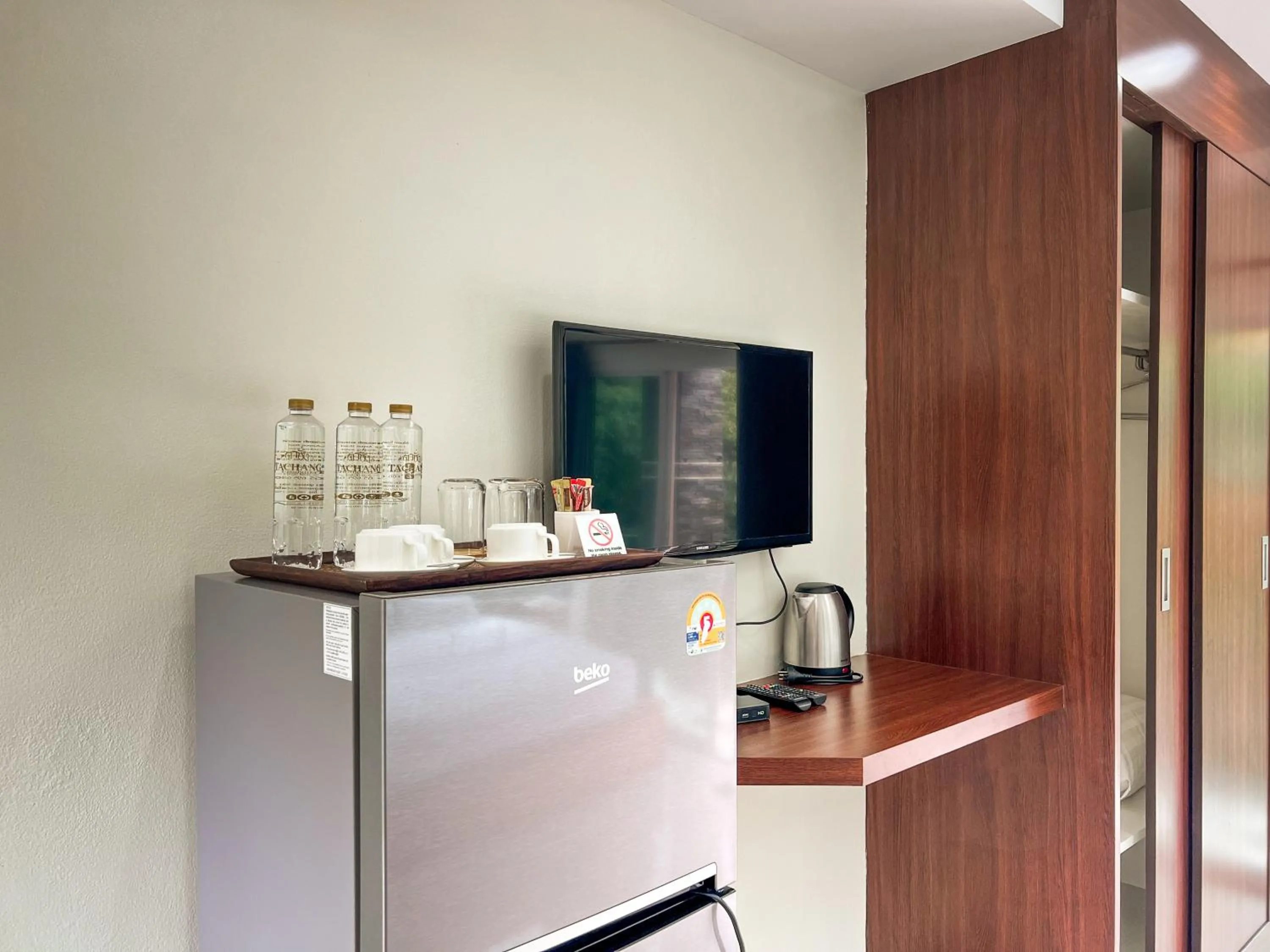 Coffee/tea facilities in Tachang Airport Hotel