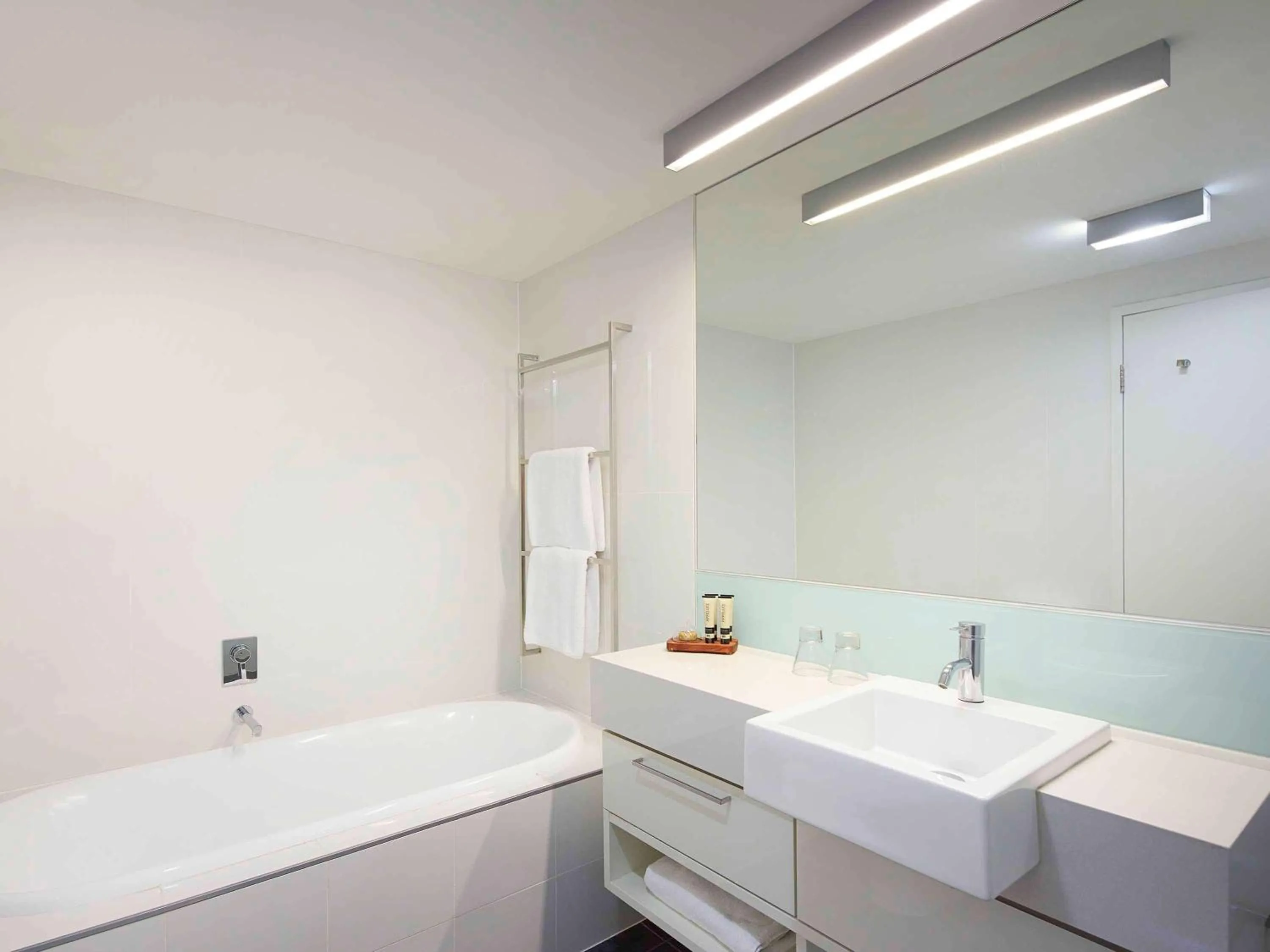 Photo of the whole room in East Perth Suites Hotel