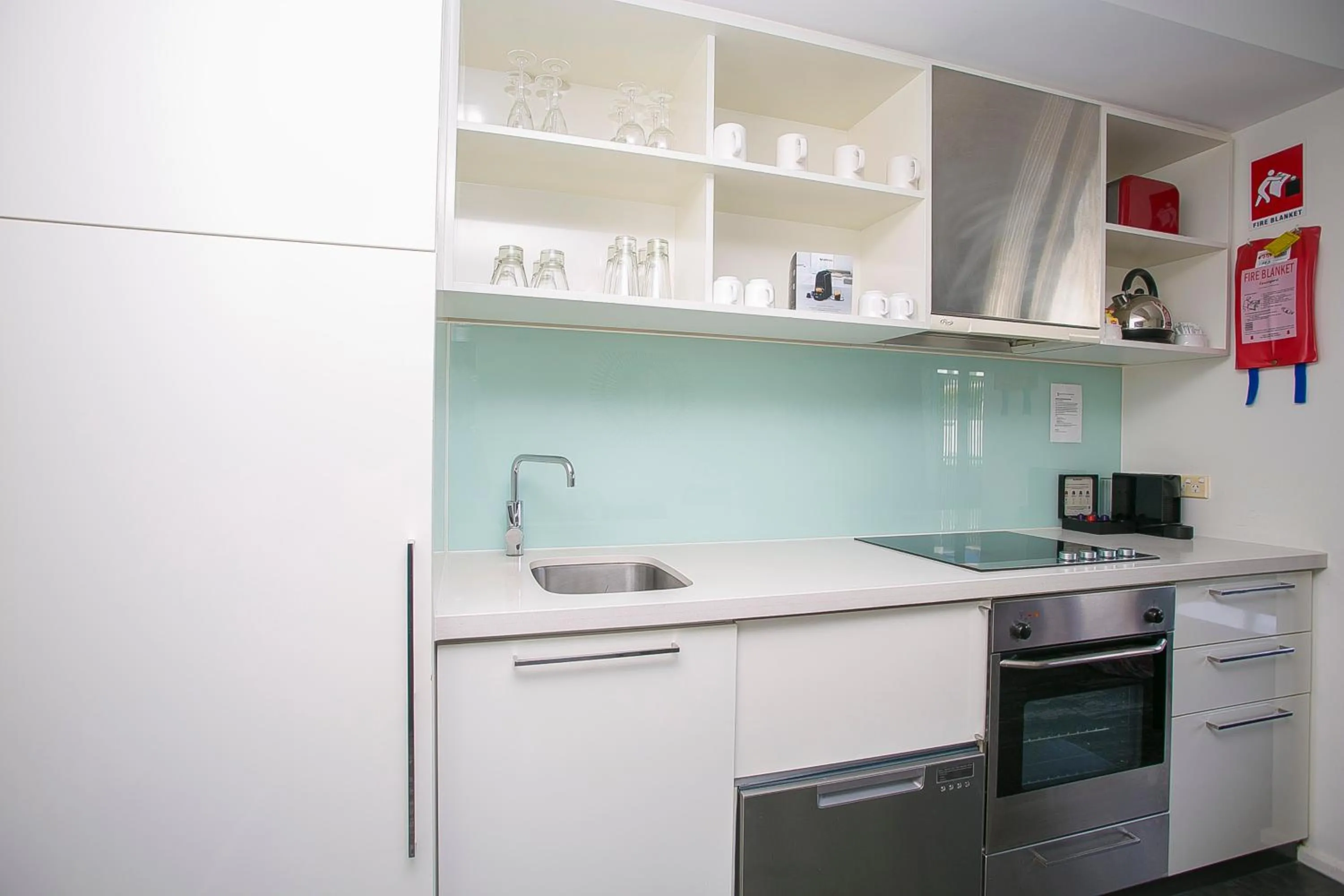 Coffee/tea facilities in East Perth Suites Hotel