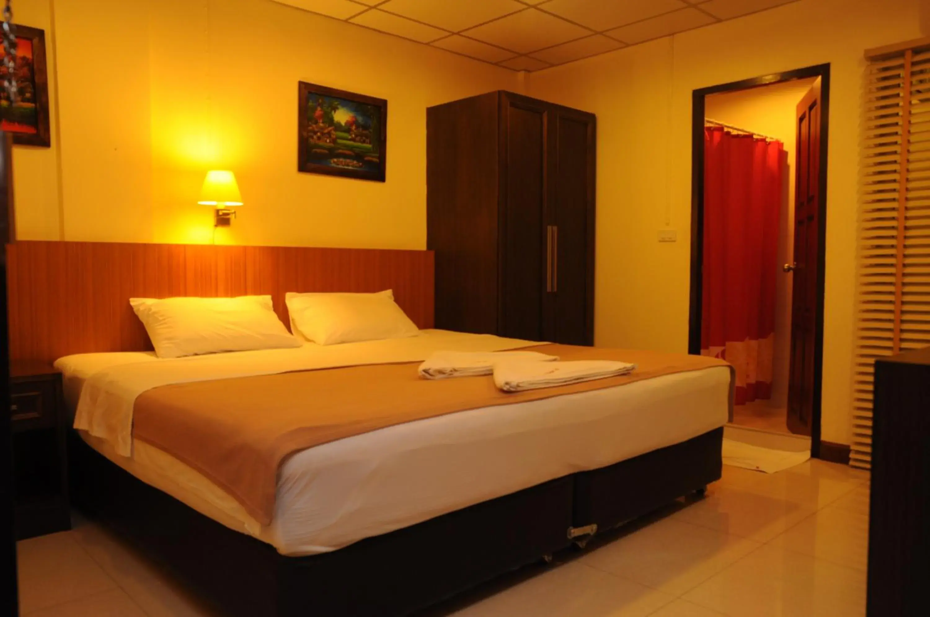 Photo of the whole room, Bed in Lodge 61 Hotel Photo of the whole room, Bed in Lodge 61 Hotel