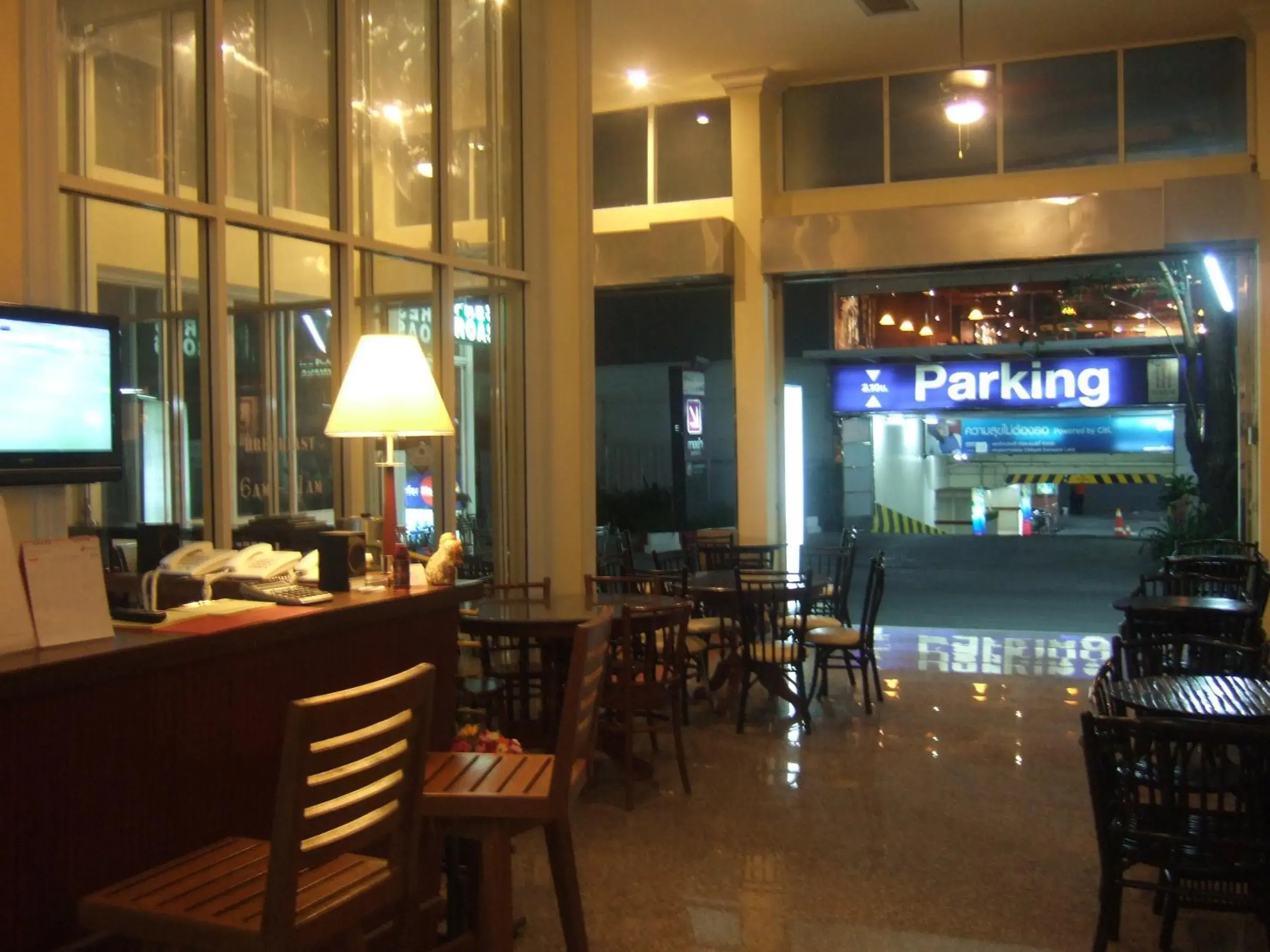 Lounge or bar in Lodge 61 Hotel Lounge or bar in Lodge 61 Hotel