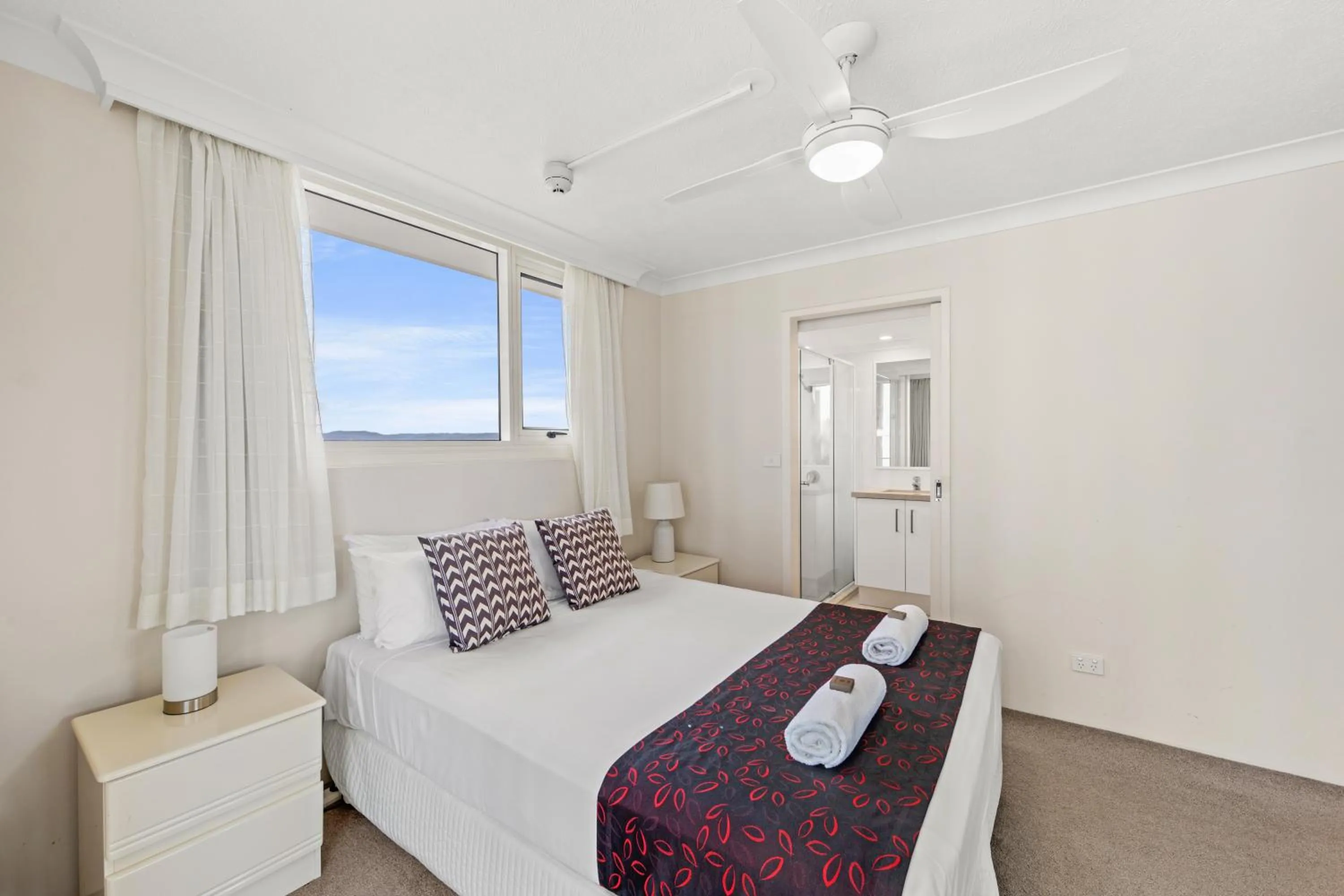 Bed in Southern Cross Beachfront Holiday Apartments