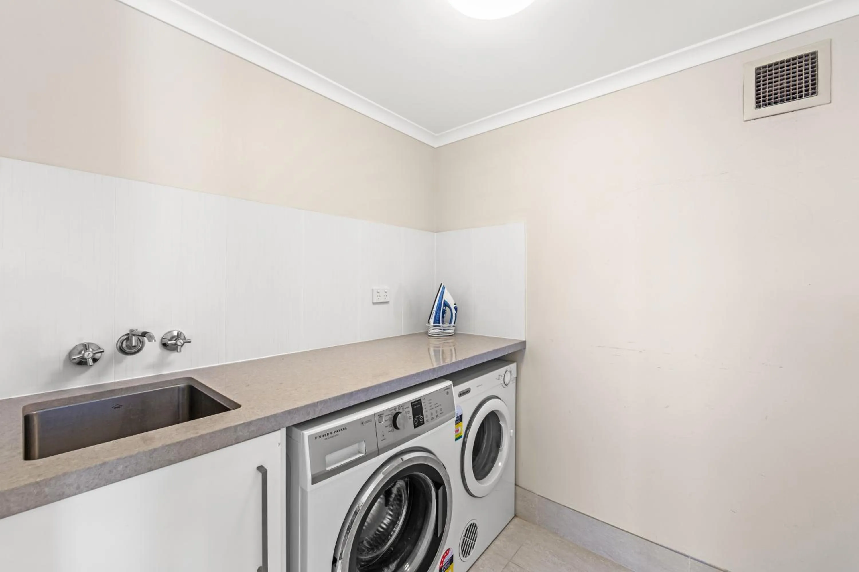 Southern Cross Beachfront Holiday Apartments