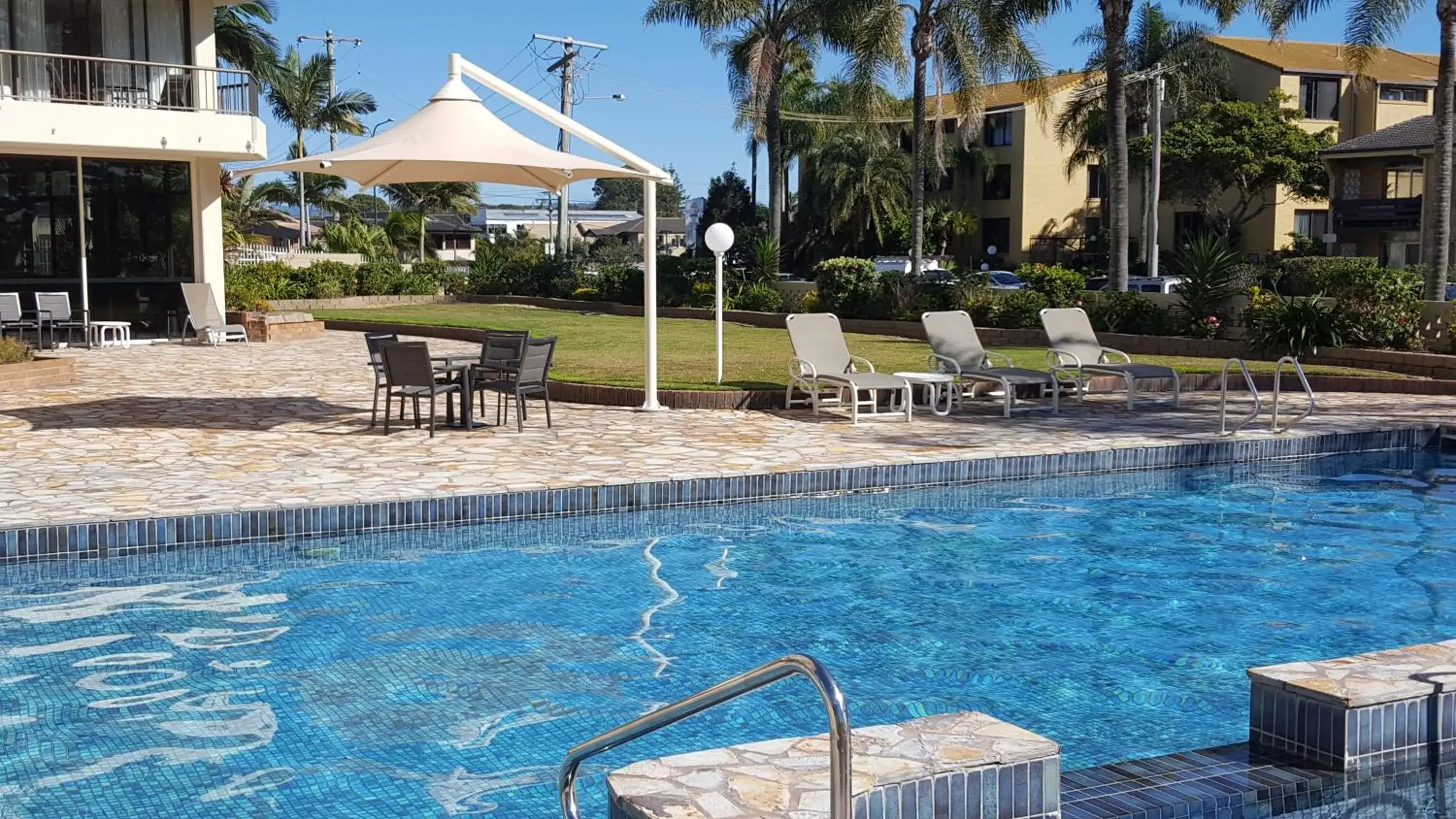 Swimming pool in Southern Cross Beachfront Holiday Apartments Swimming pool in Southern Cross Beachfront Holiday Apartments