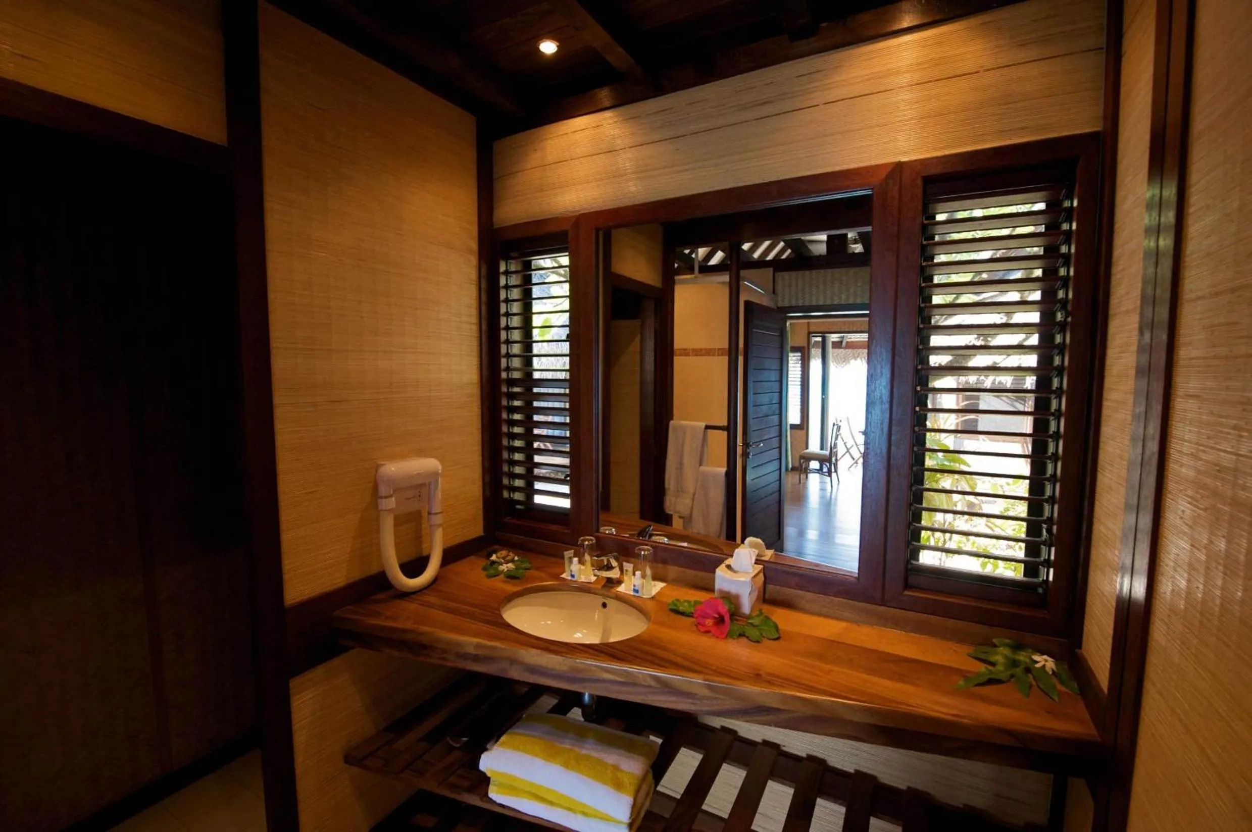 Bathroom in Maitai Rangiroa