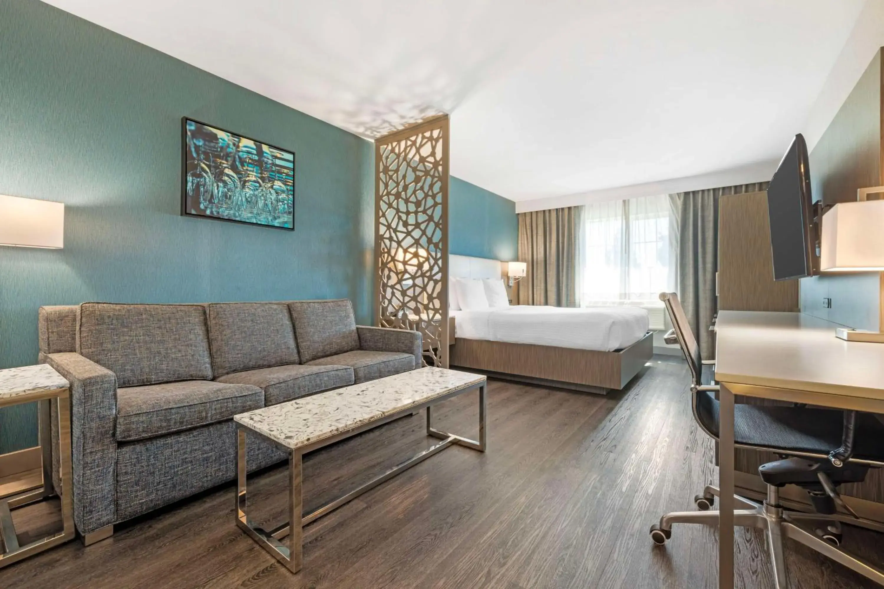 Bedroom, Bed in Best Western Plus Temecula Wine Country Hotel & Suites Bedroom, Bed in Best Western Plus Temecula Wine Country Hotel & Suites