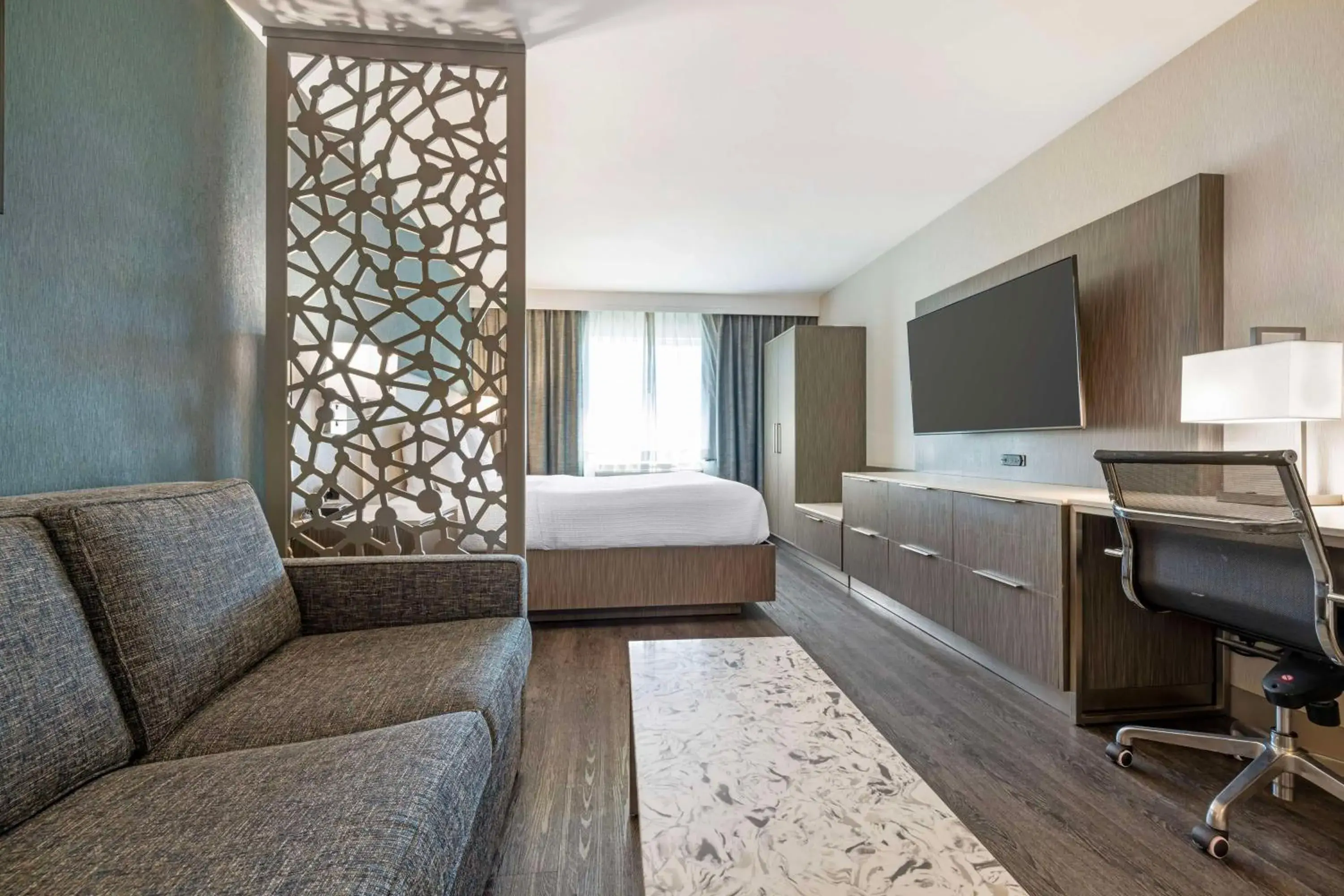 Bedroom in Best Western Plus Temecula Wine Country Hotel & Suites Bedroom in Best Western Plus Temecula Wine Country Hotel & Suites