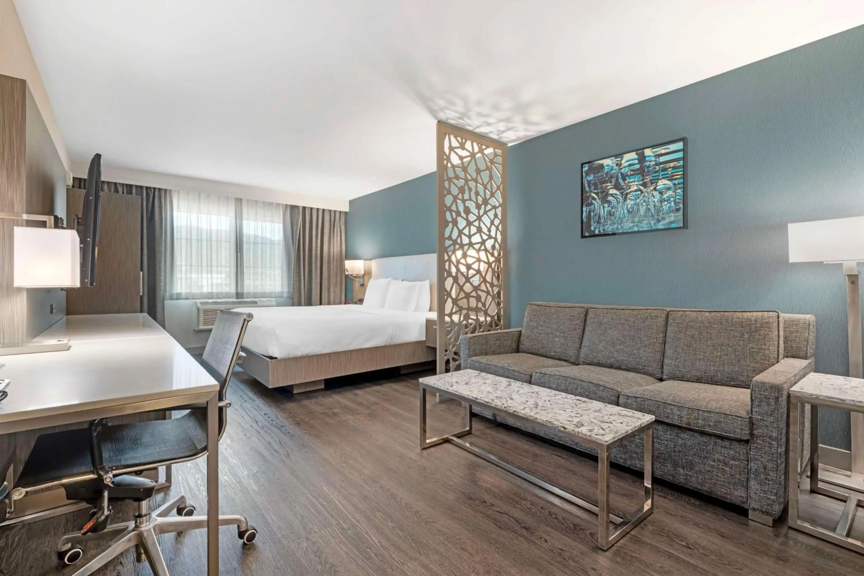 Bedroom, Bed in Best Western Plus Temecula Wine Country Hotel & Suites